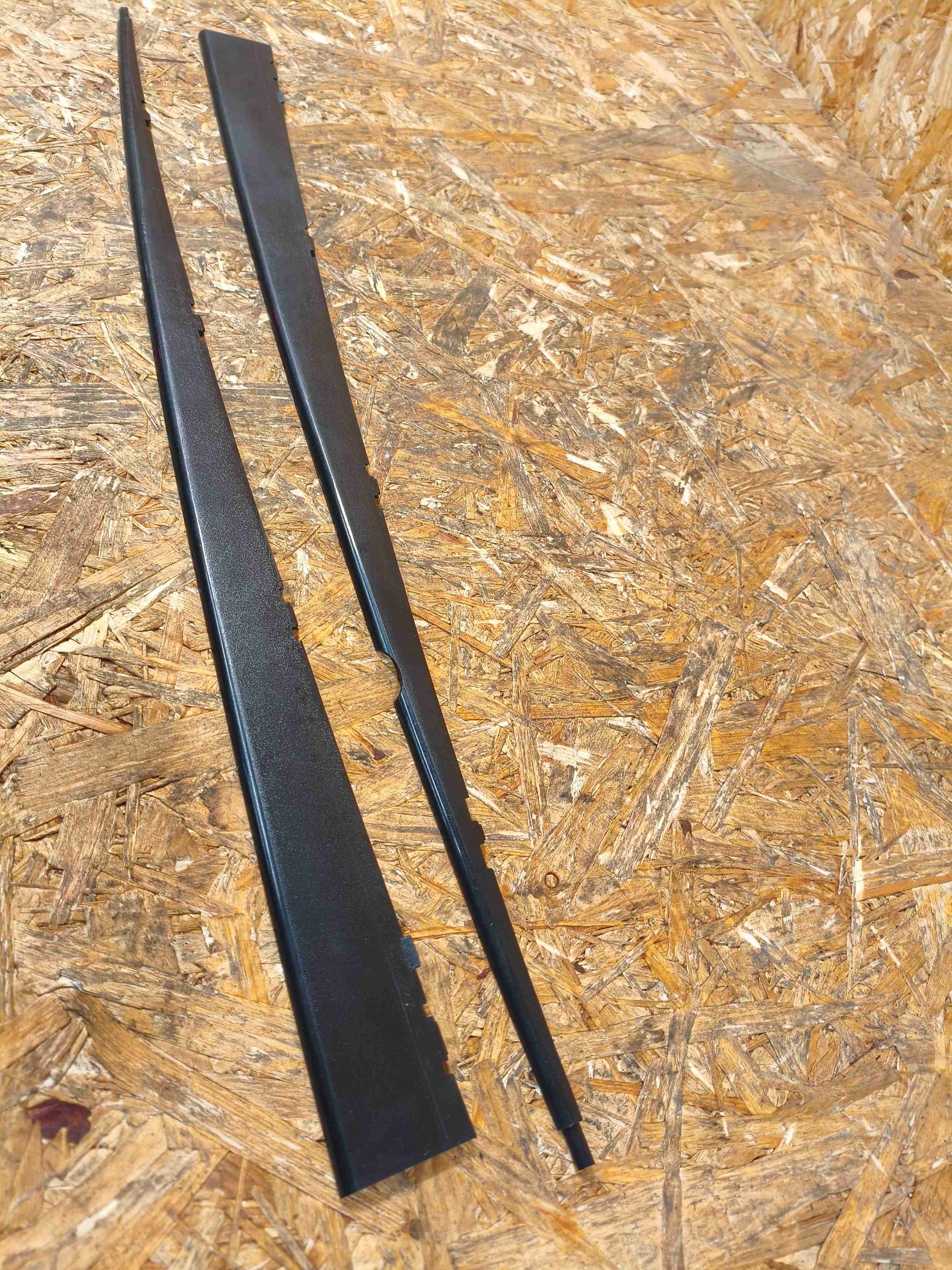 Уплотнитель стекла/двери Porsche Panamera 180226-112