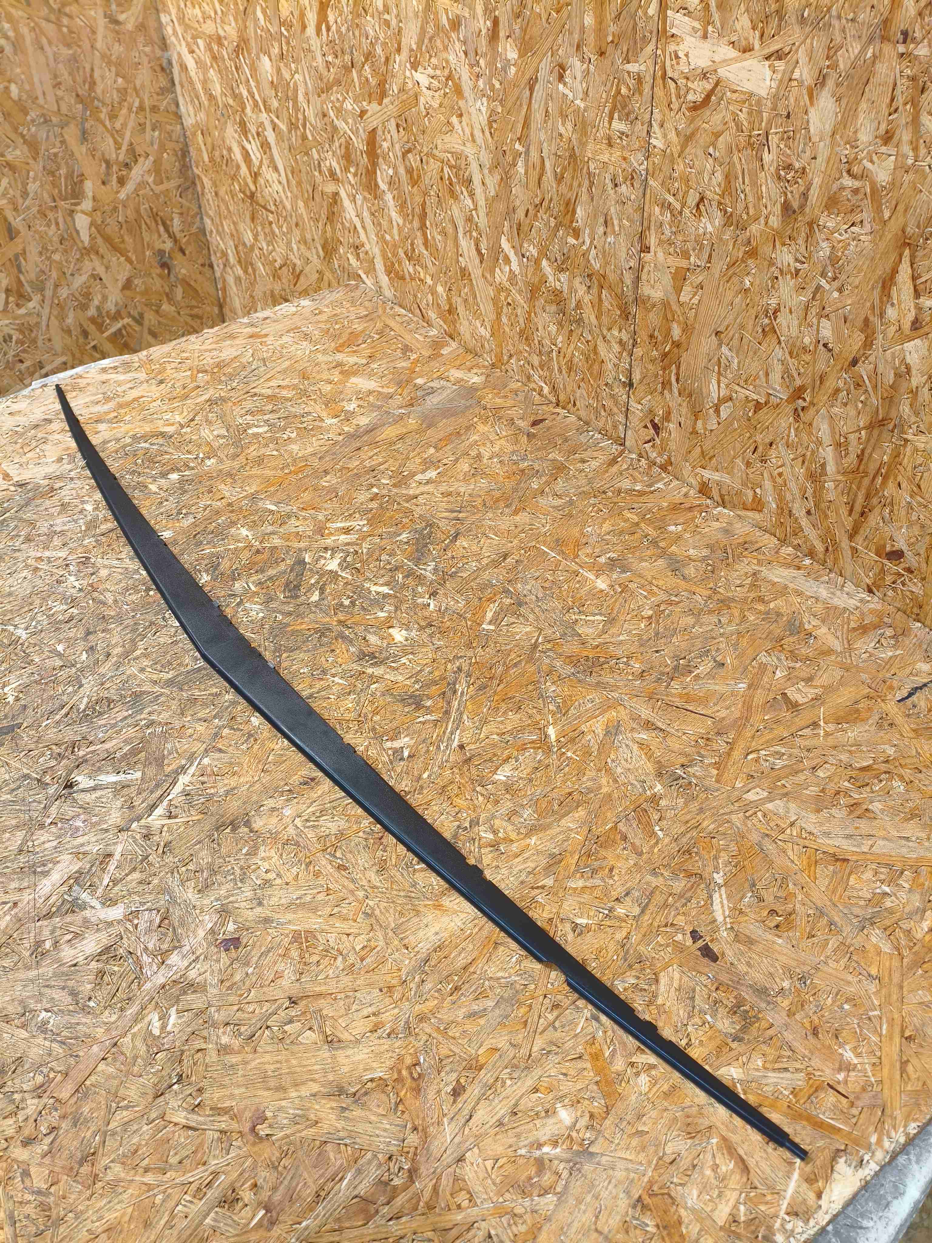 Уплотнитель стекла/двери Porsche Panamera 180226-112