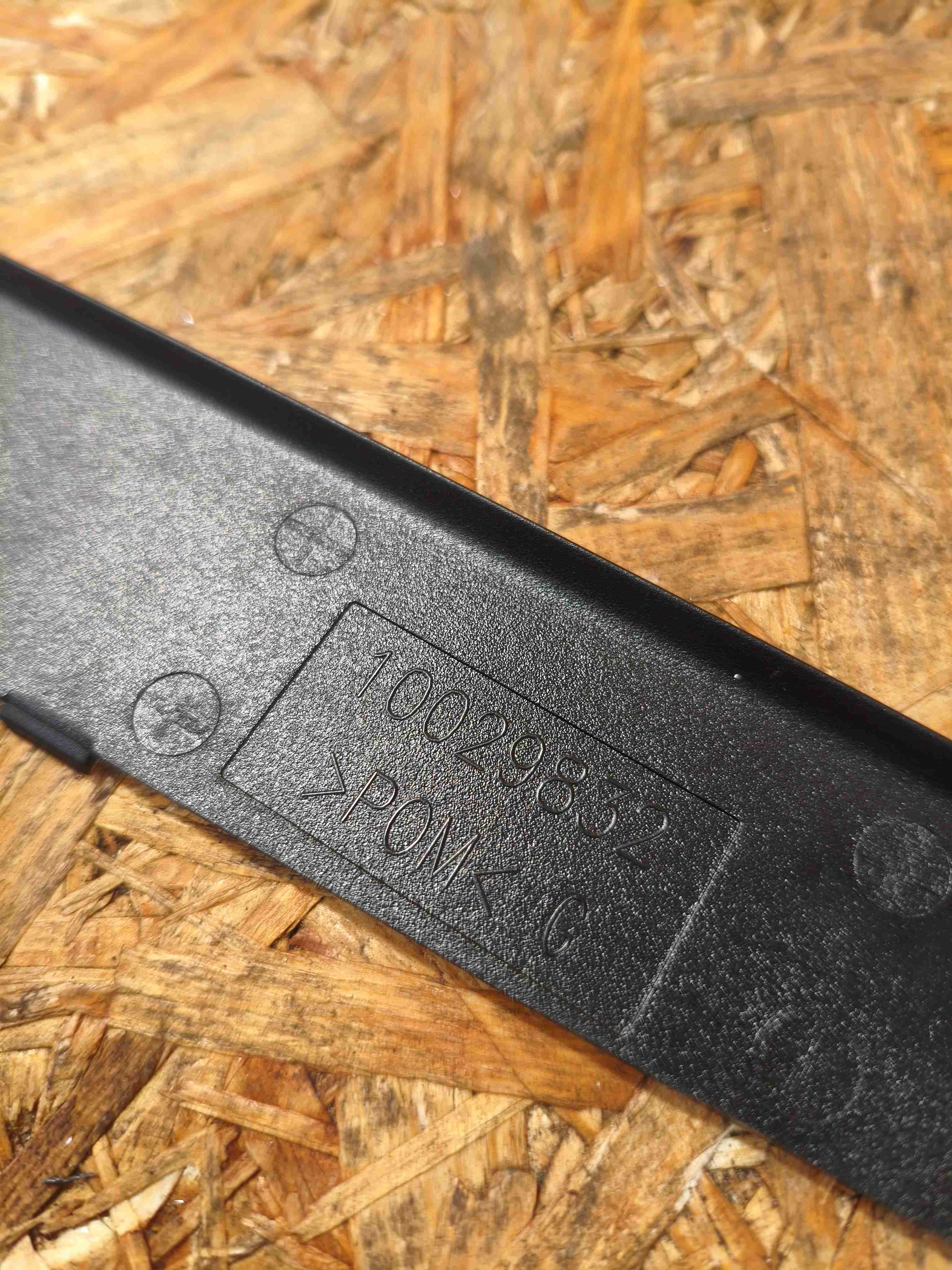 Уплотнитель стекла/двери Porsche Panamera 180226-112