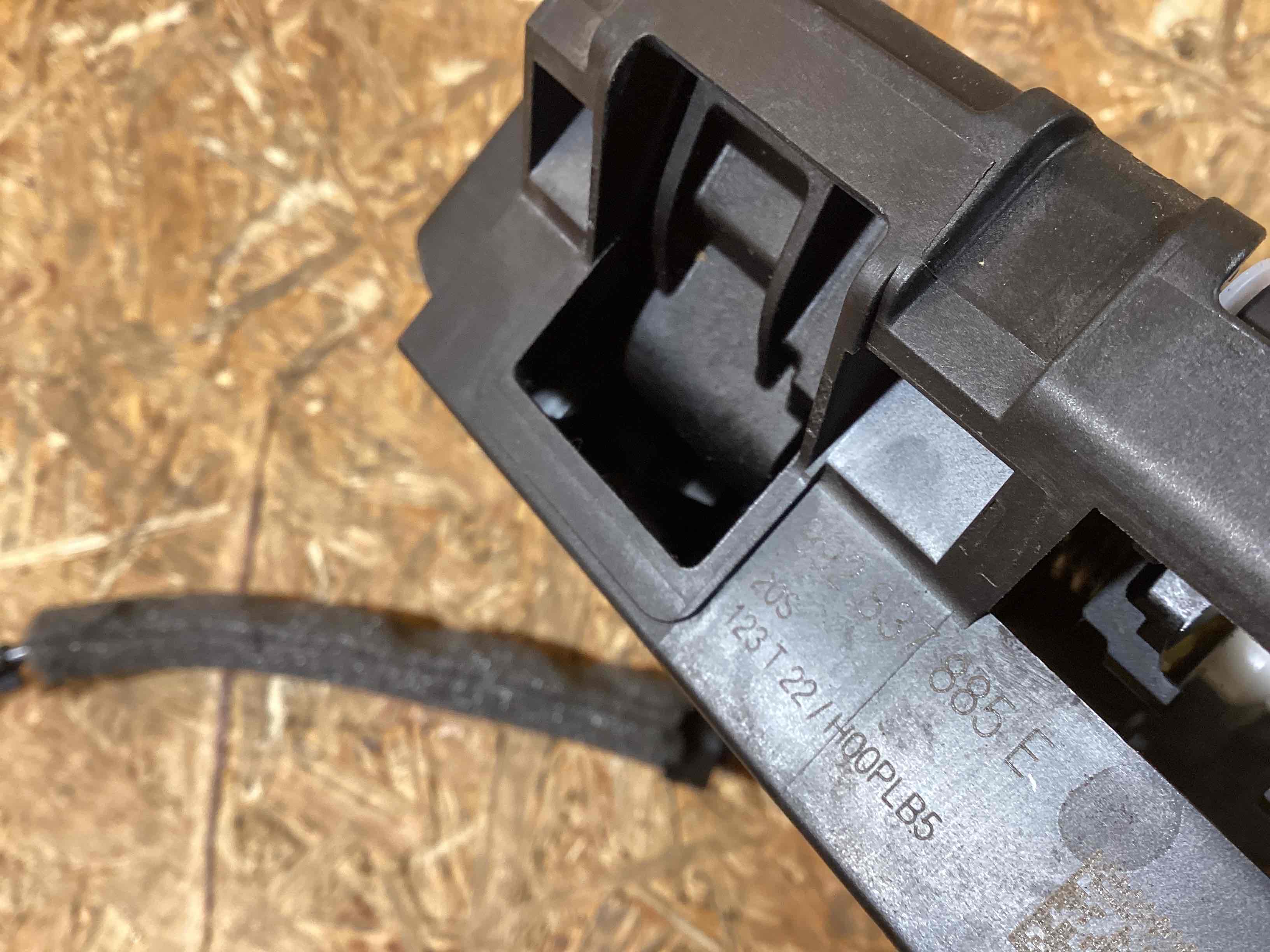 Замок двери передней правой Porsche 911 180226-113