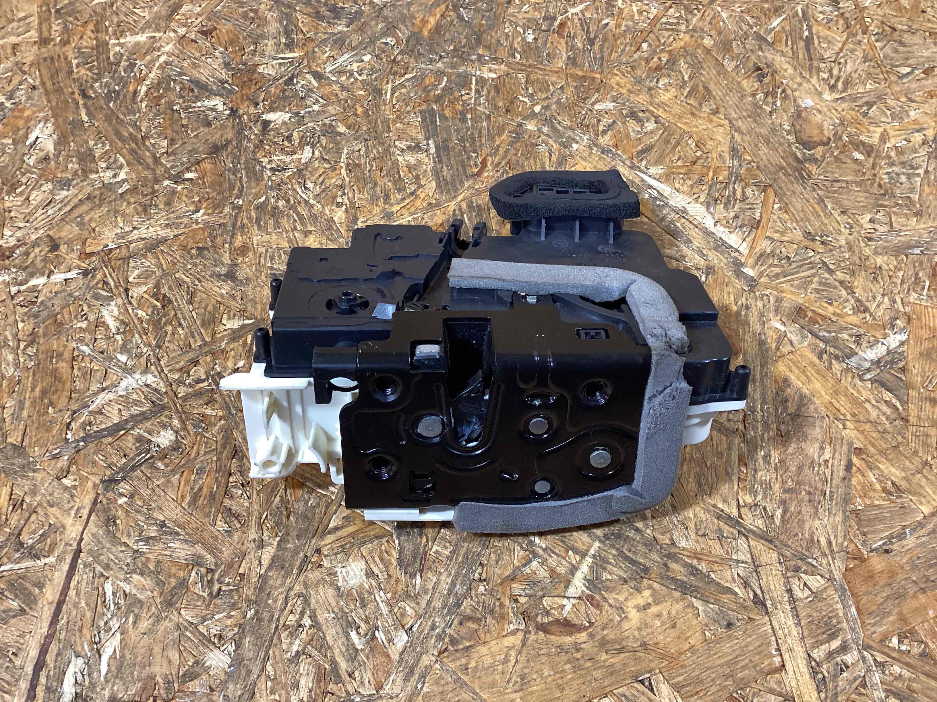 Замок двери передней правой Porsche 911 180226-114