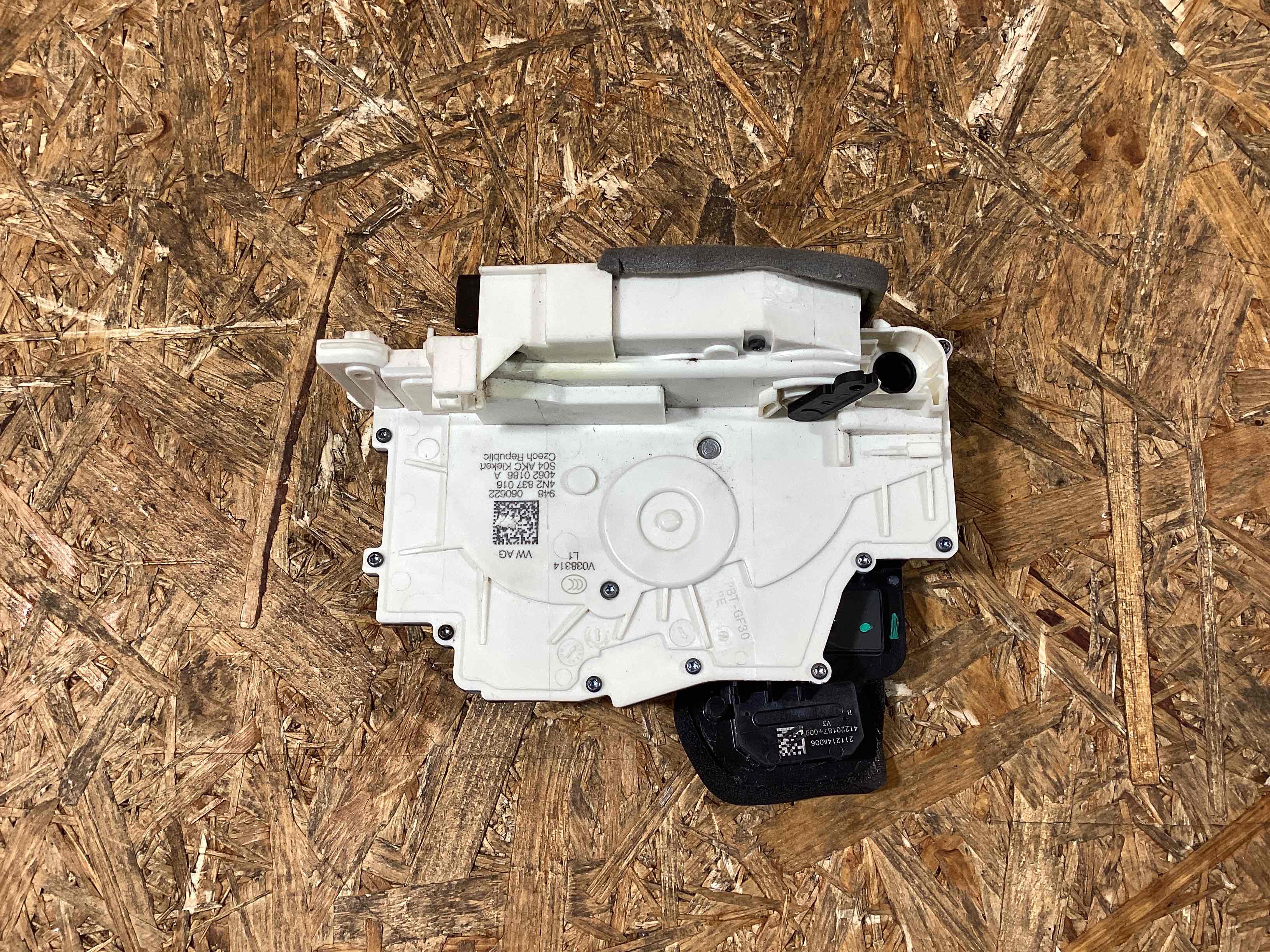 Замок двери передней правой Porsche 911 180226-114