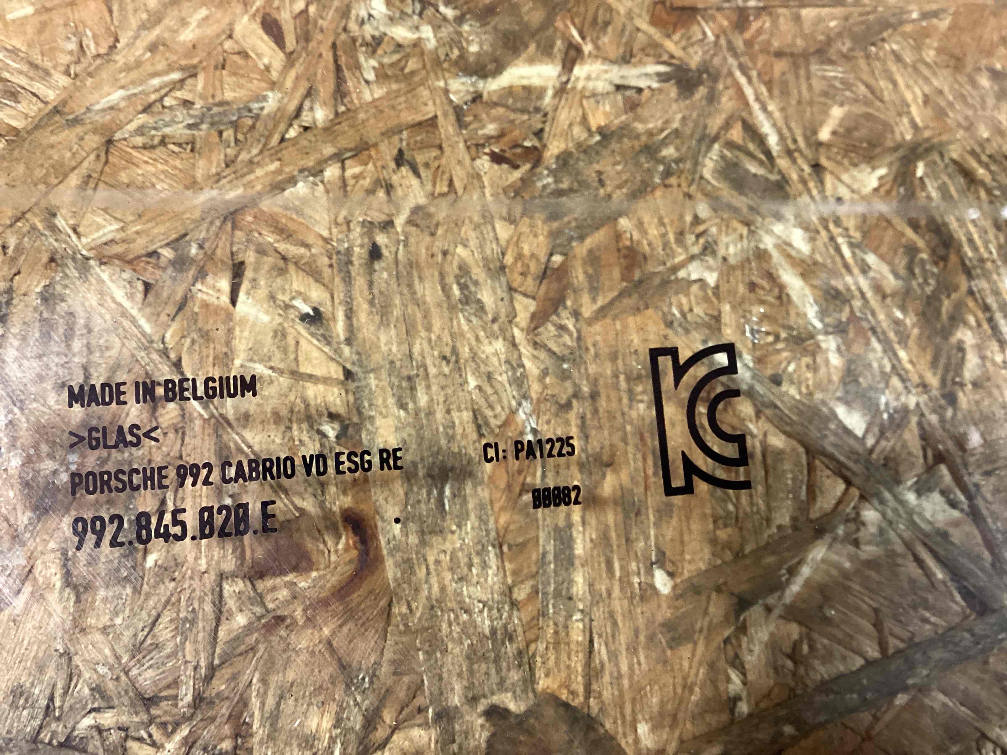 Стекло двери Porsche 911 180226-115