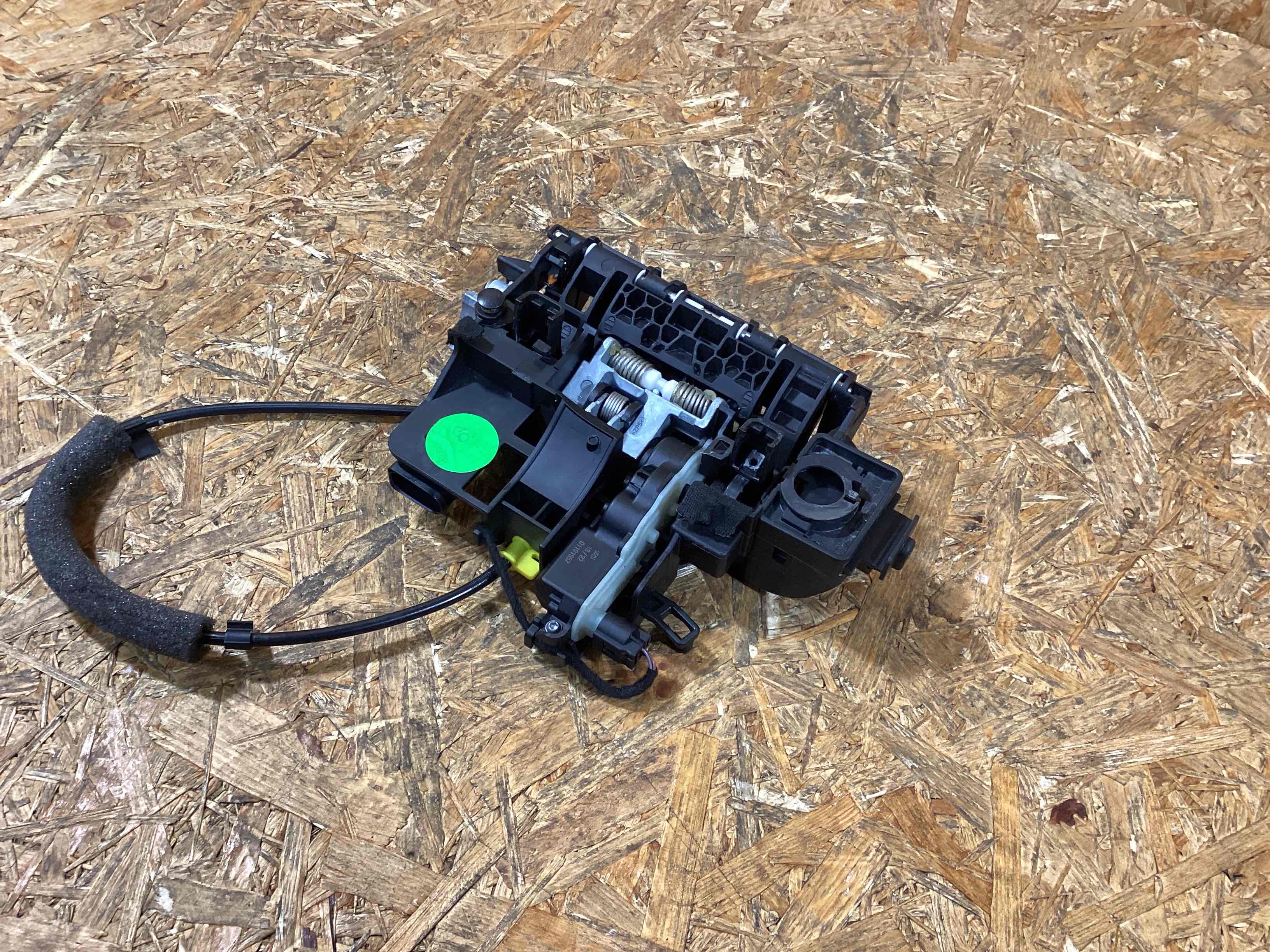 Замок двери передней левой Porsche 911 180226-116