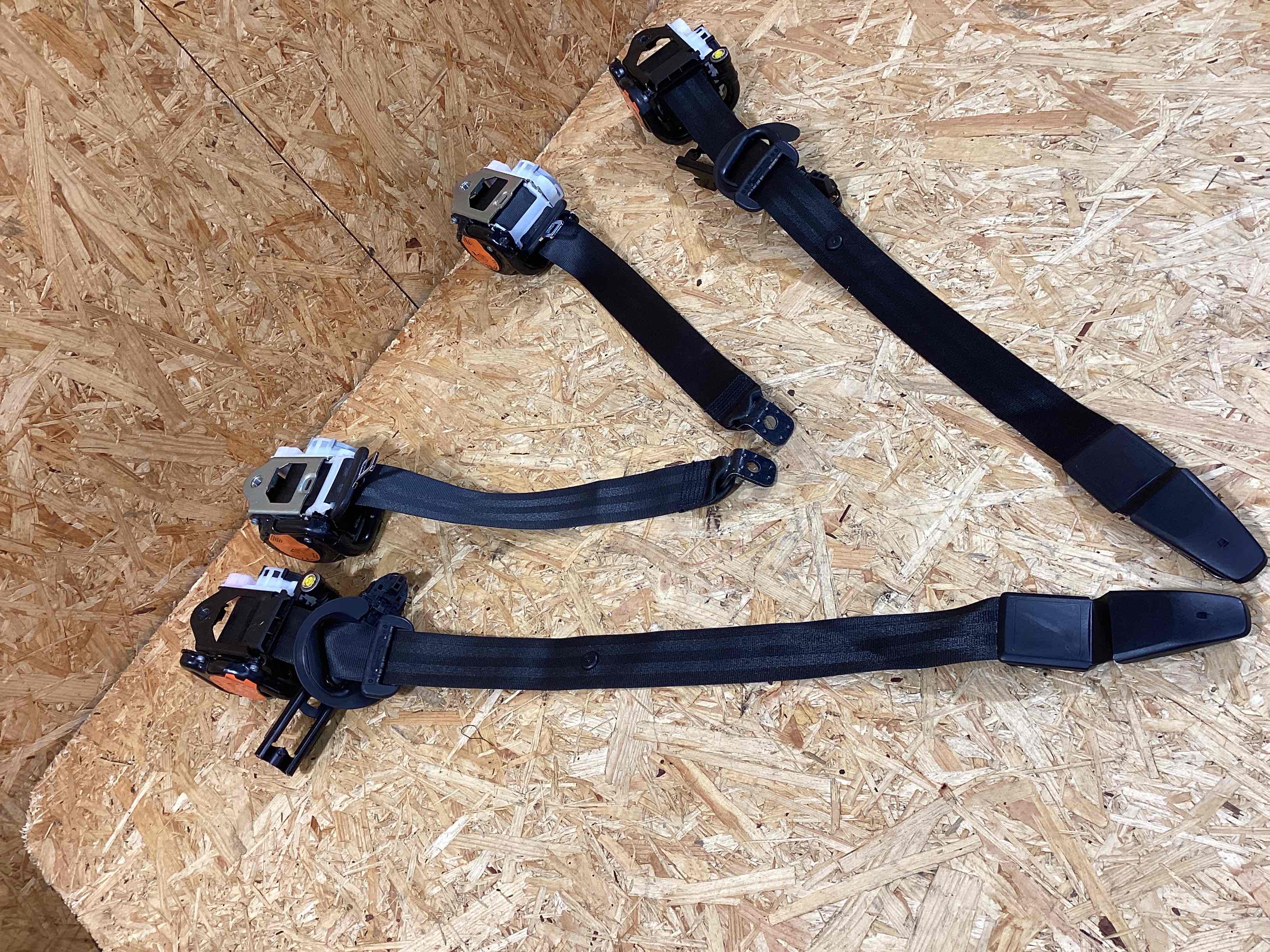 Ремень безопасности Porsche Macan 180925-107