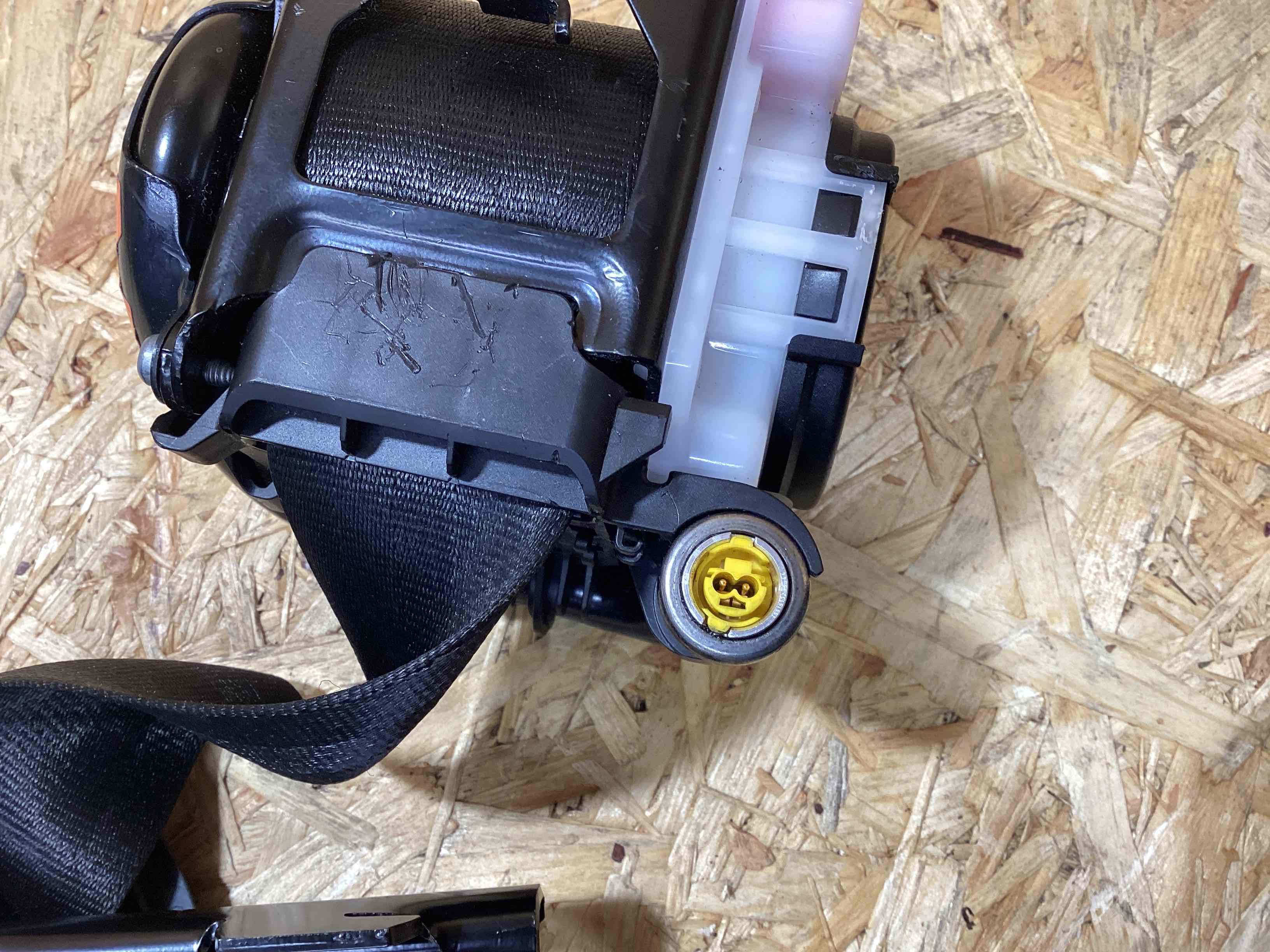 Ремень безопасности Porsche Macan 180925-107