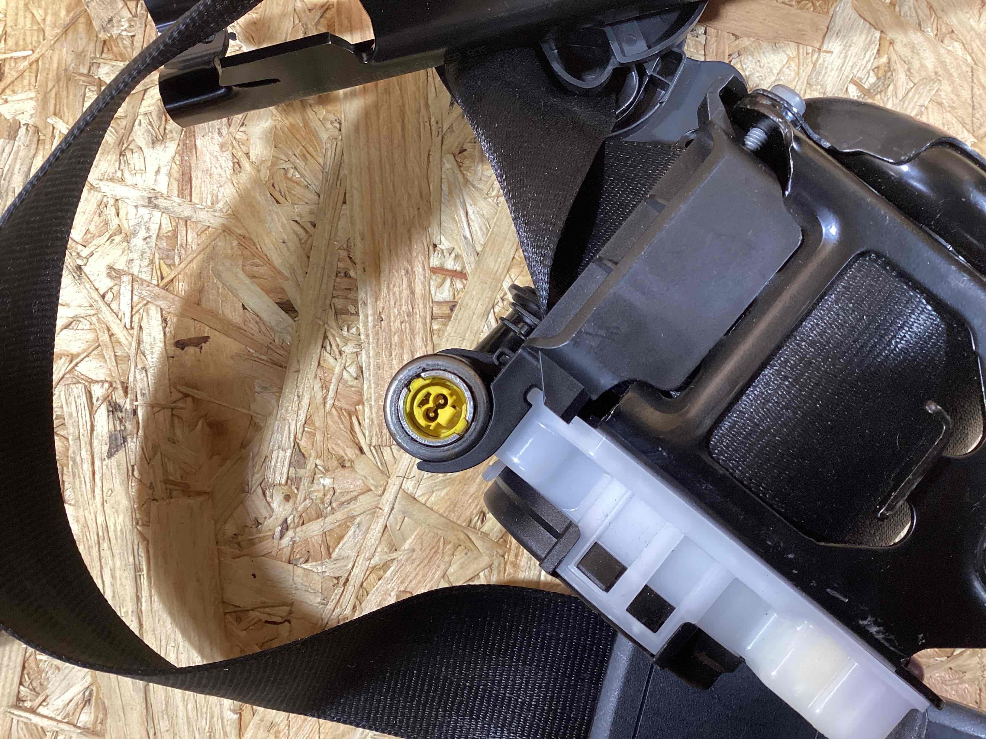 Ремень безопасности Porsche Macan 180925-107