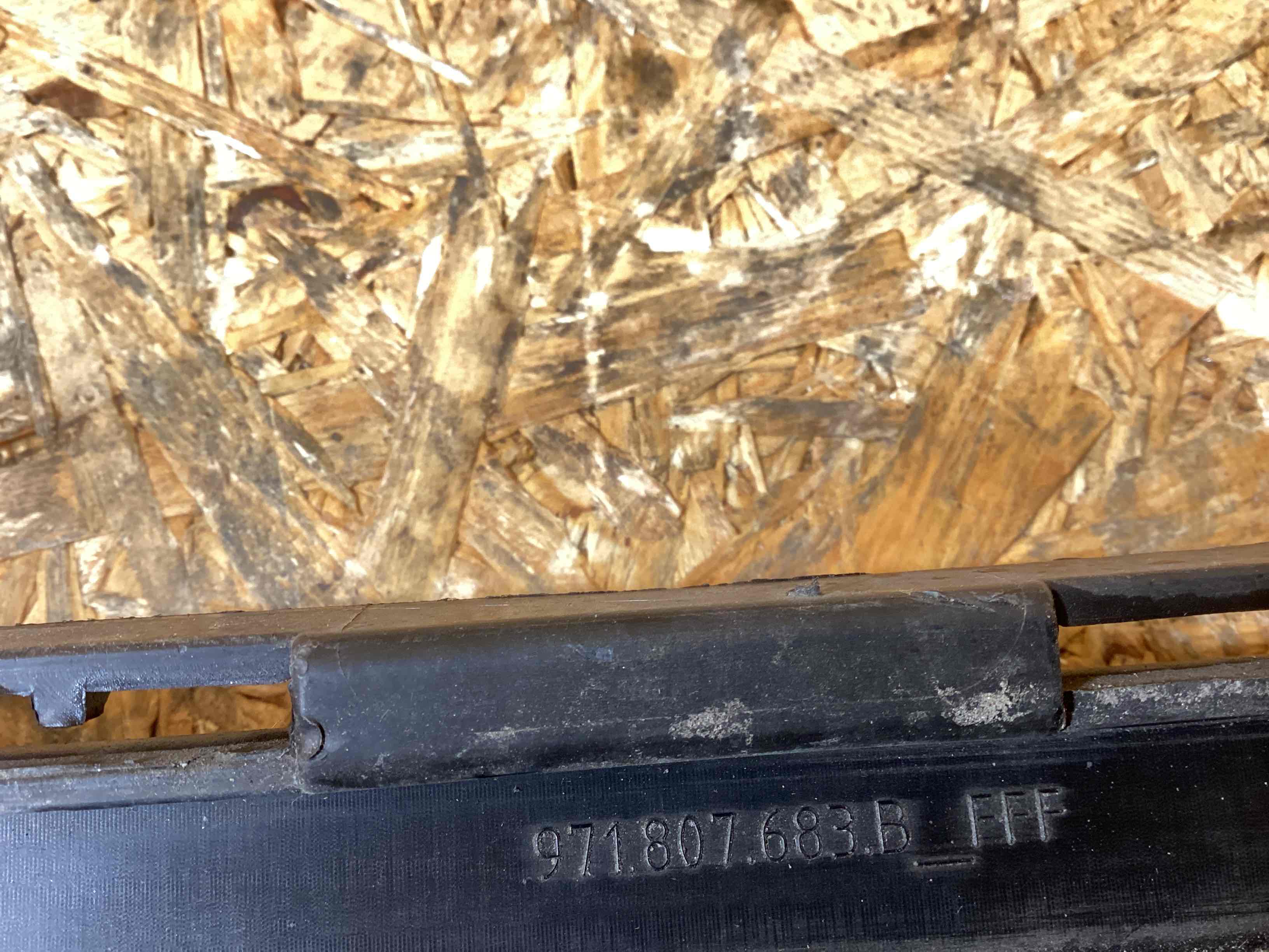 Заглушка, вставка (решетка) в бампер Porsche Panamera 181125-101