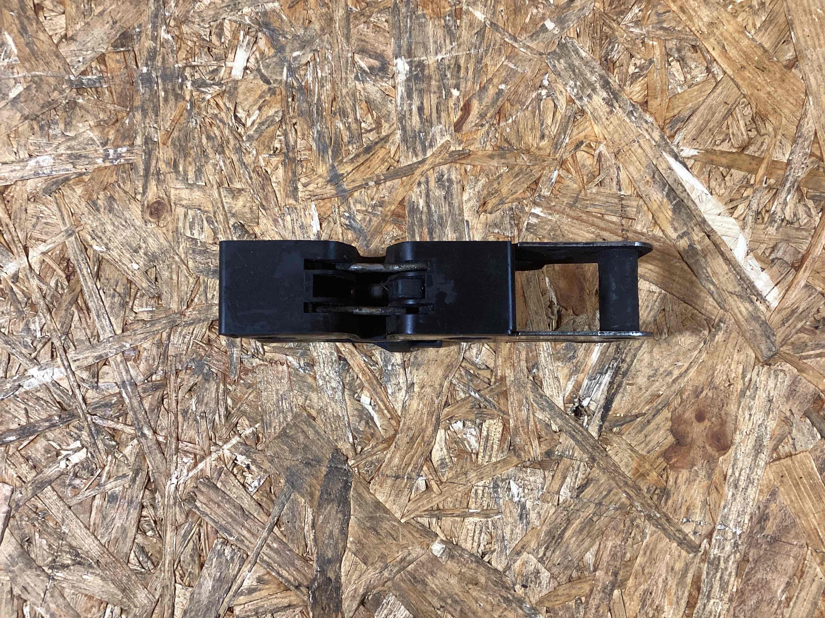 Замок капота Porsche Panamera 181125-108