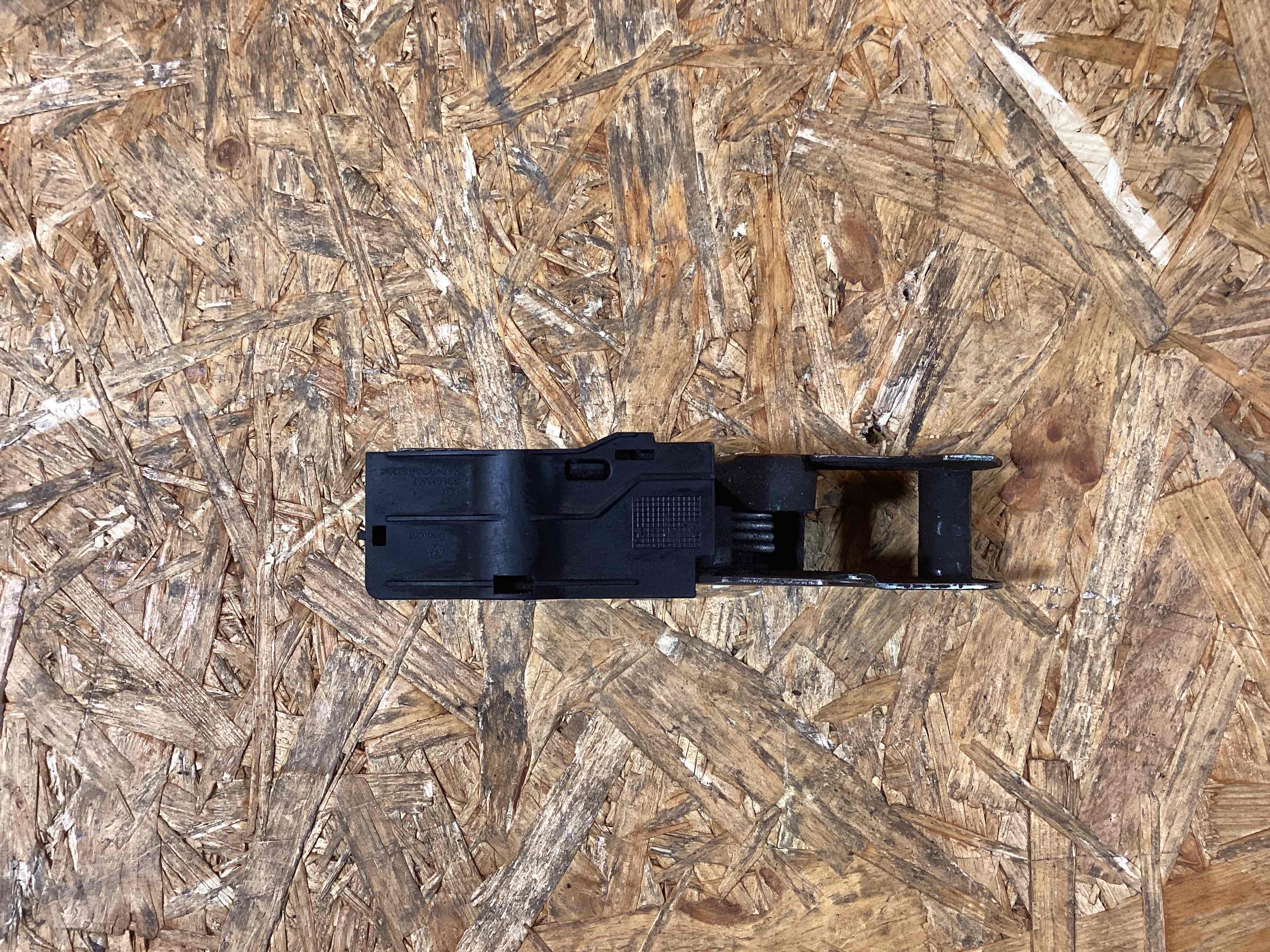 Замок капота Porsche Panamera 181125-108