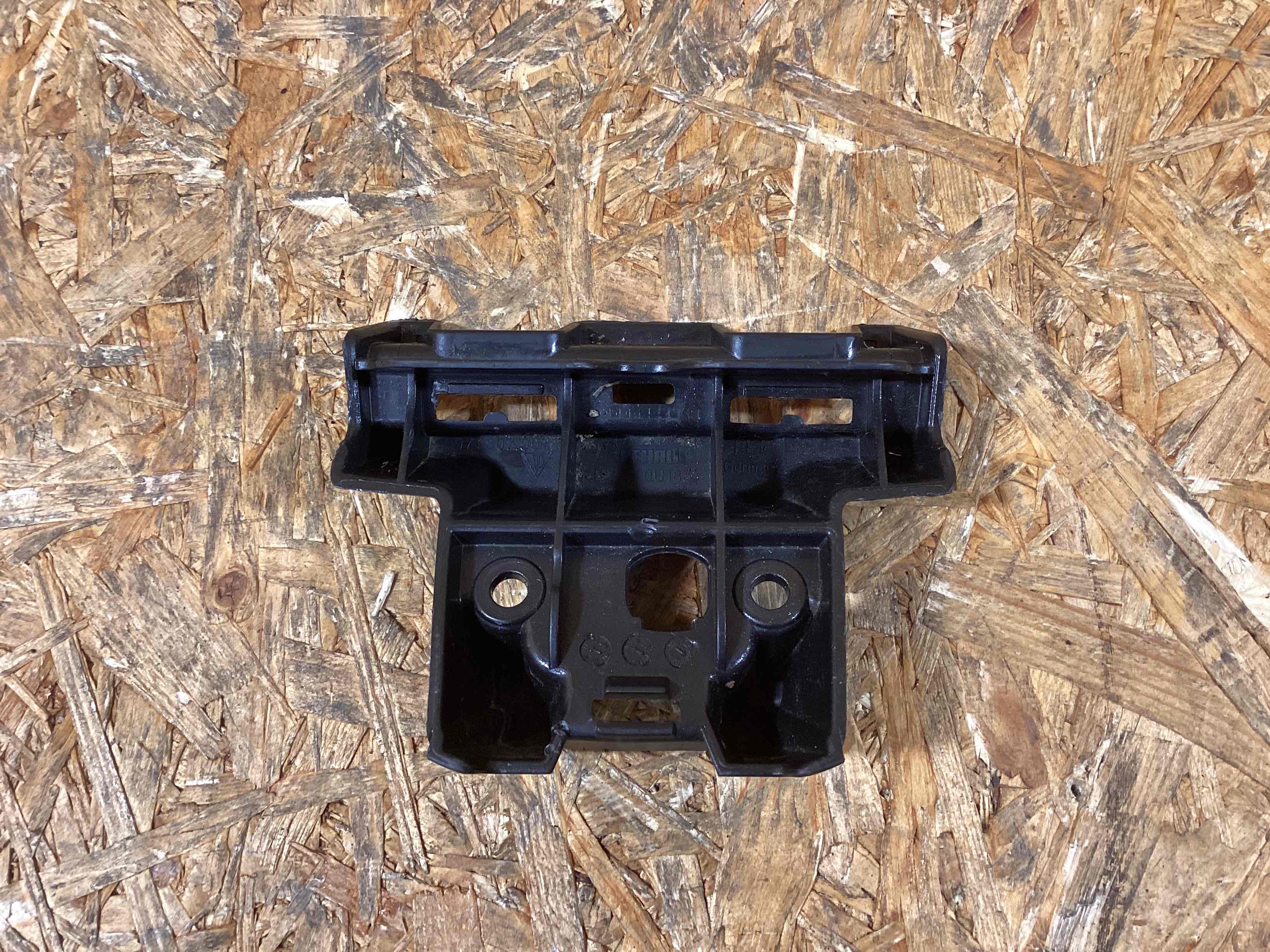 Камера, крепление камеры, корпус Porsche Panamera 181125-113