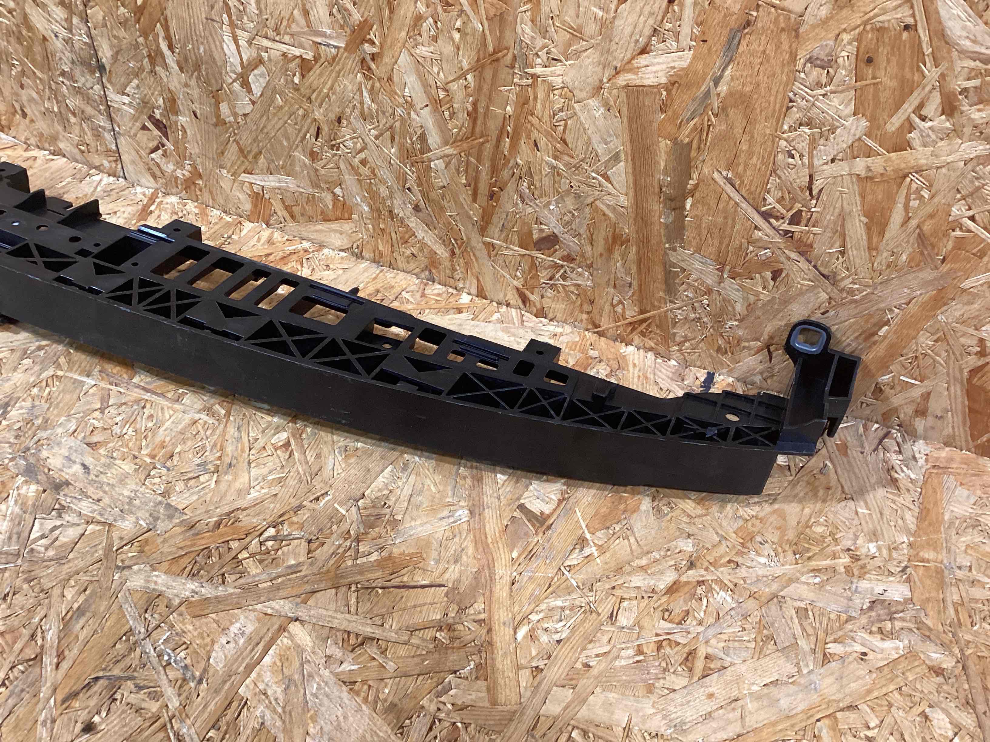 Опора радиатора, крепление/кронштейн, уплотнитель радиатора Porsche Cayenne 181125-123