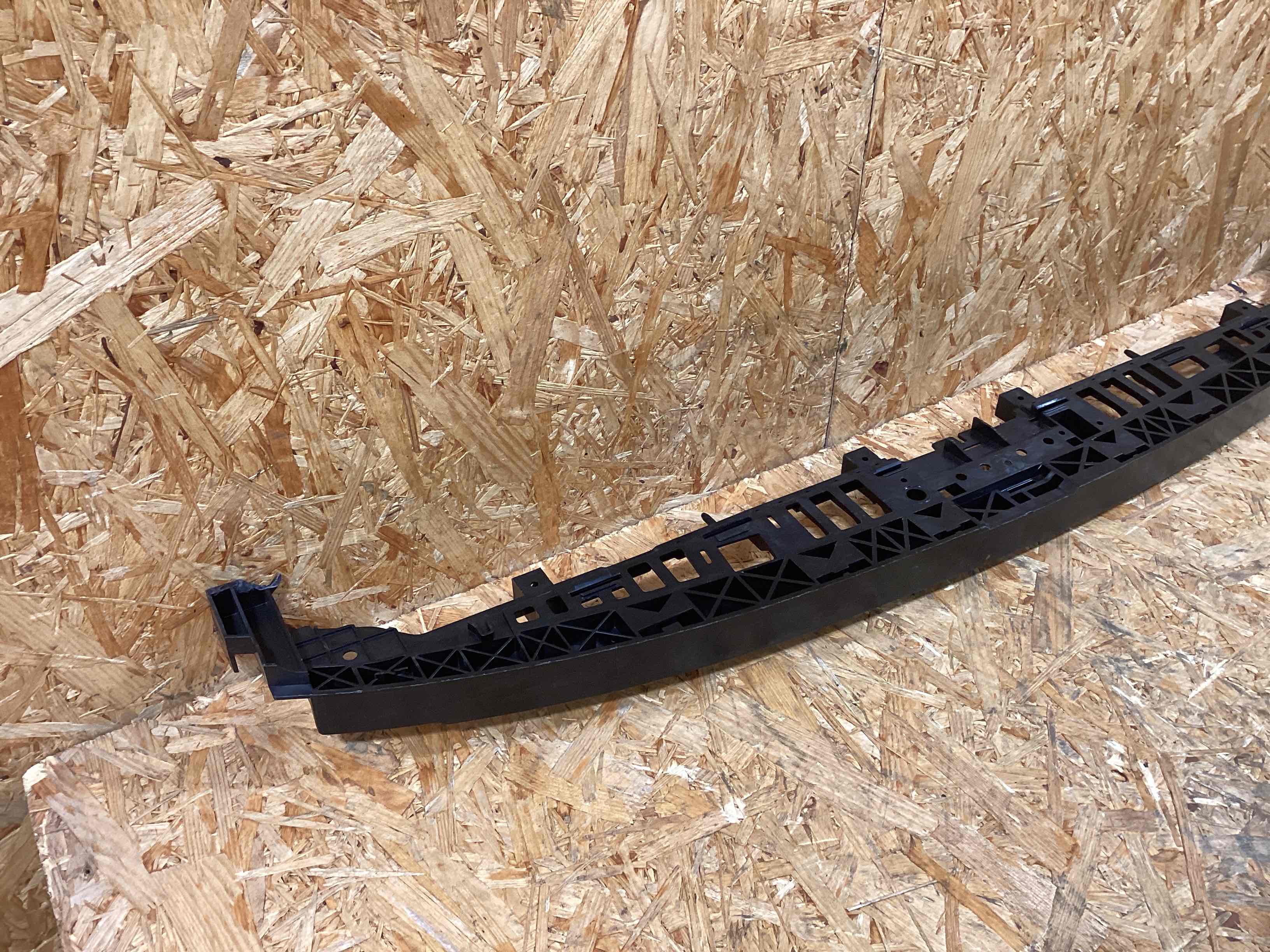 Опора радиатора, крепление/кронштейн, уплотнитель радиатора Porsche Cayenne 181125-125