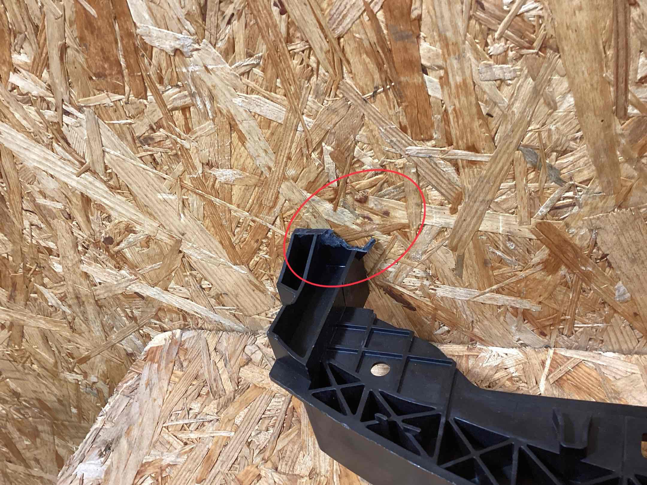 Опора радиатора, крепление/кронштейн, уплотнитель радиатора Porsche Cayenne 181125-125