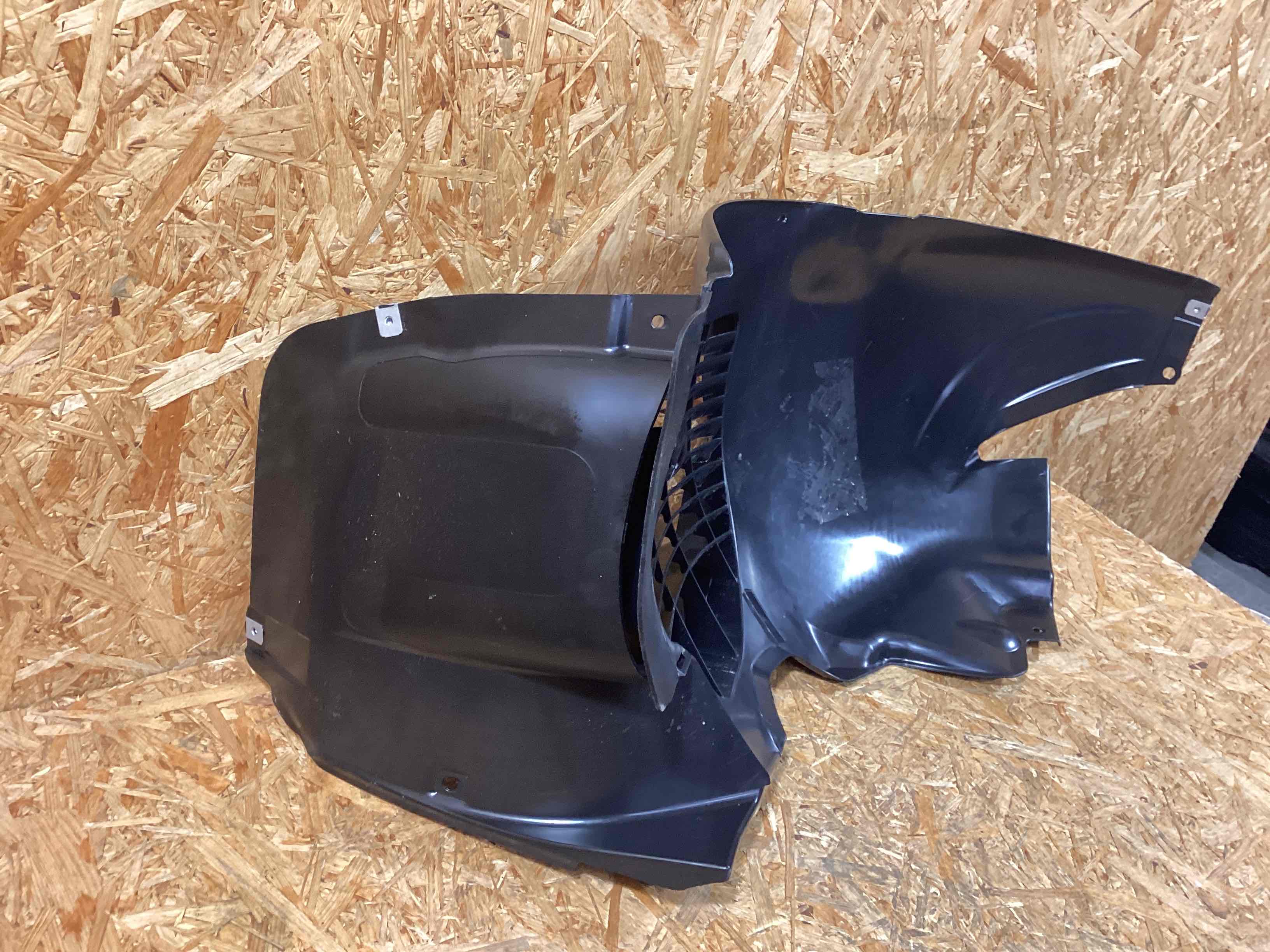 Защита арок передняя левая (подкрылок) Porsche Cayman GT4 181225-102