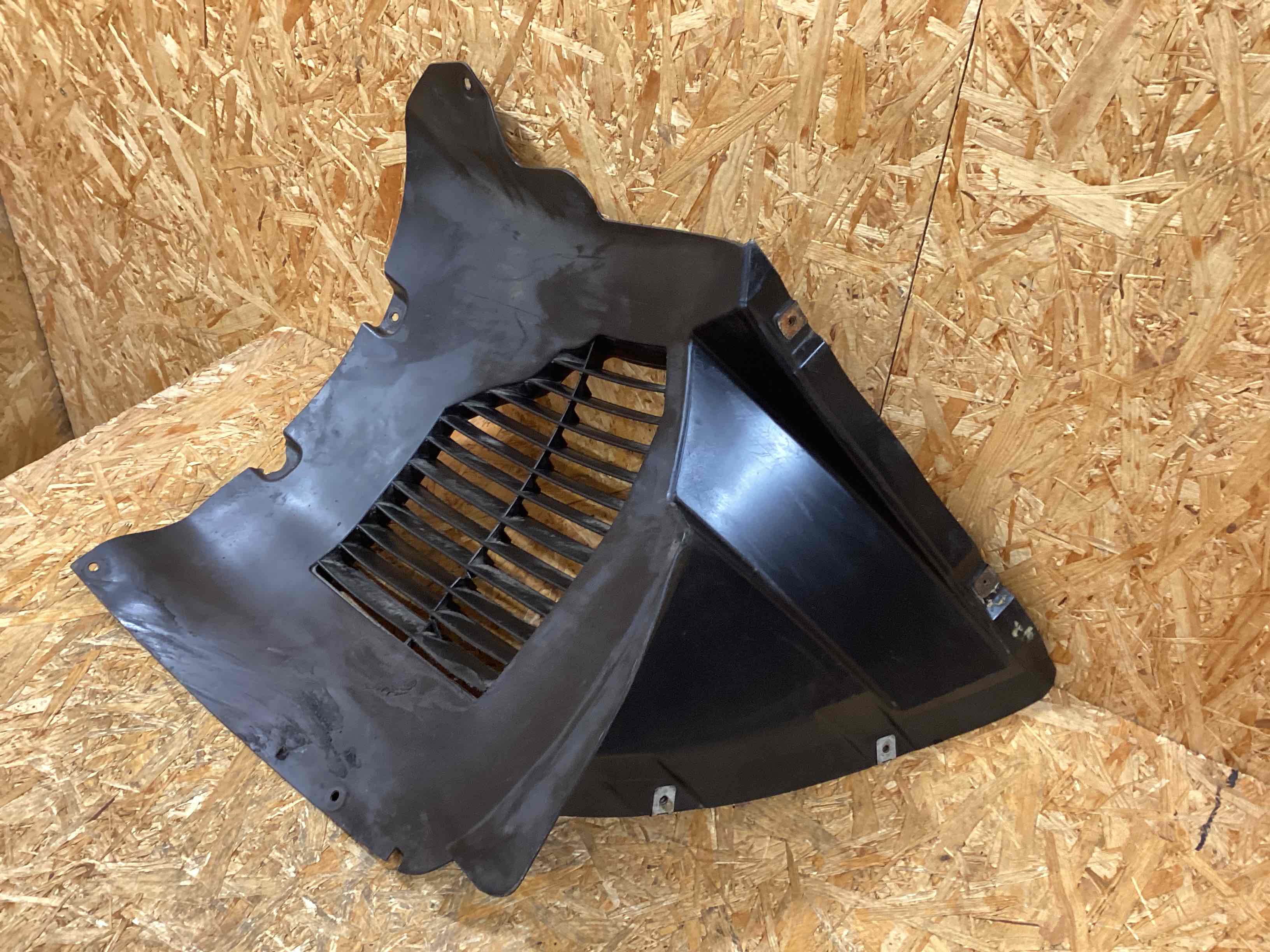 Защита арок передняя левая (подкрылок) Porsche Panamera 181225-104