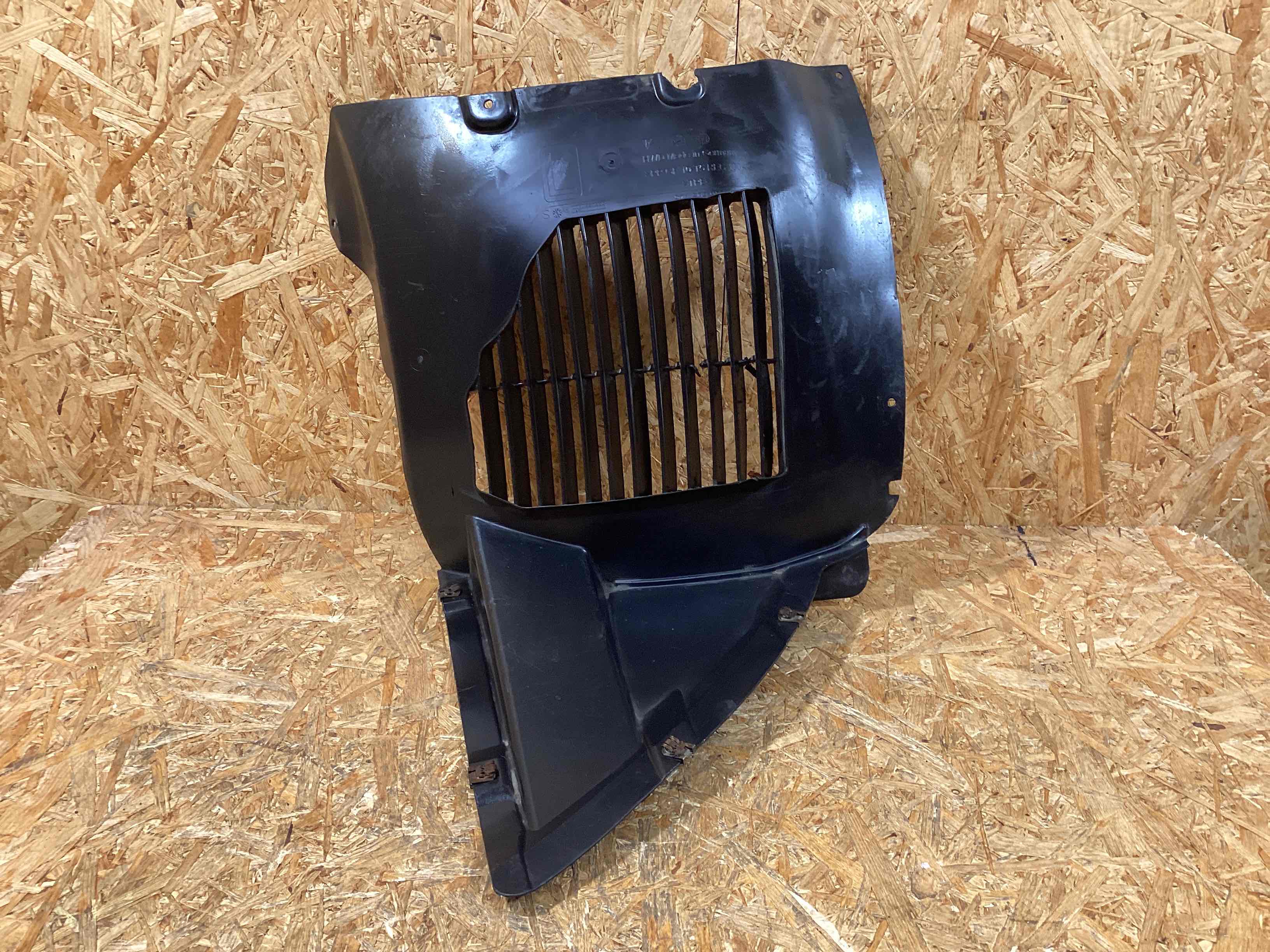 Защита арок передняя левая (подкрылок) Porsche Panamera 181225-104