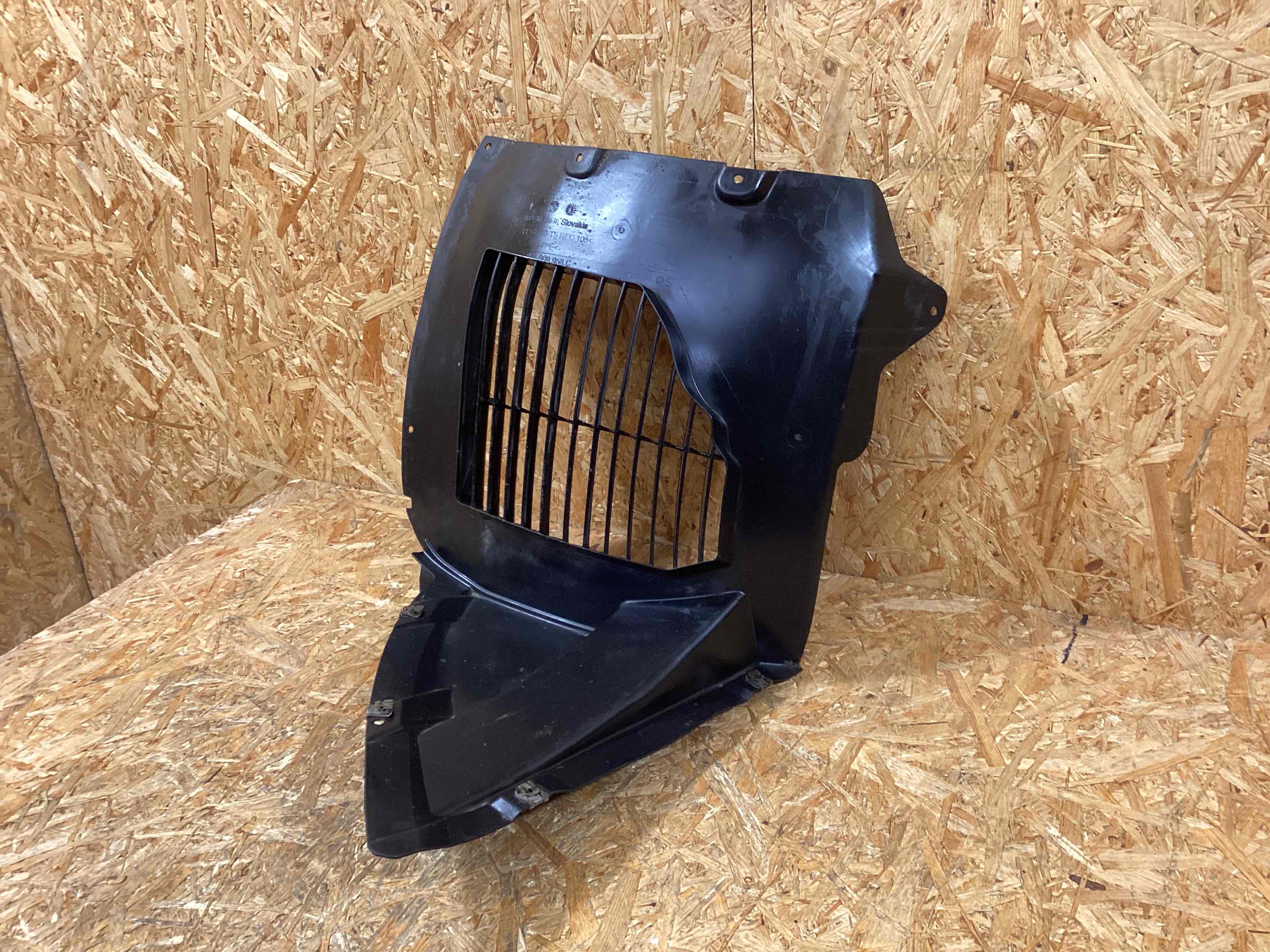 Защита арок передняя правая (подкрылок) Porsche Panamera 181225-105