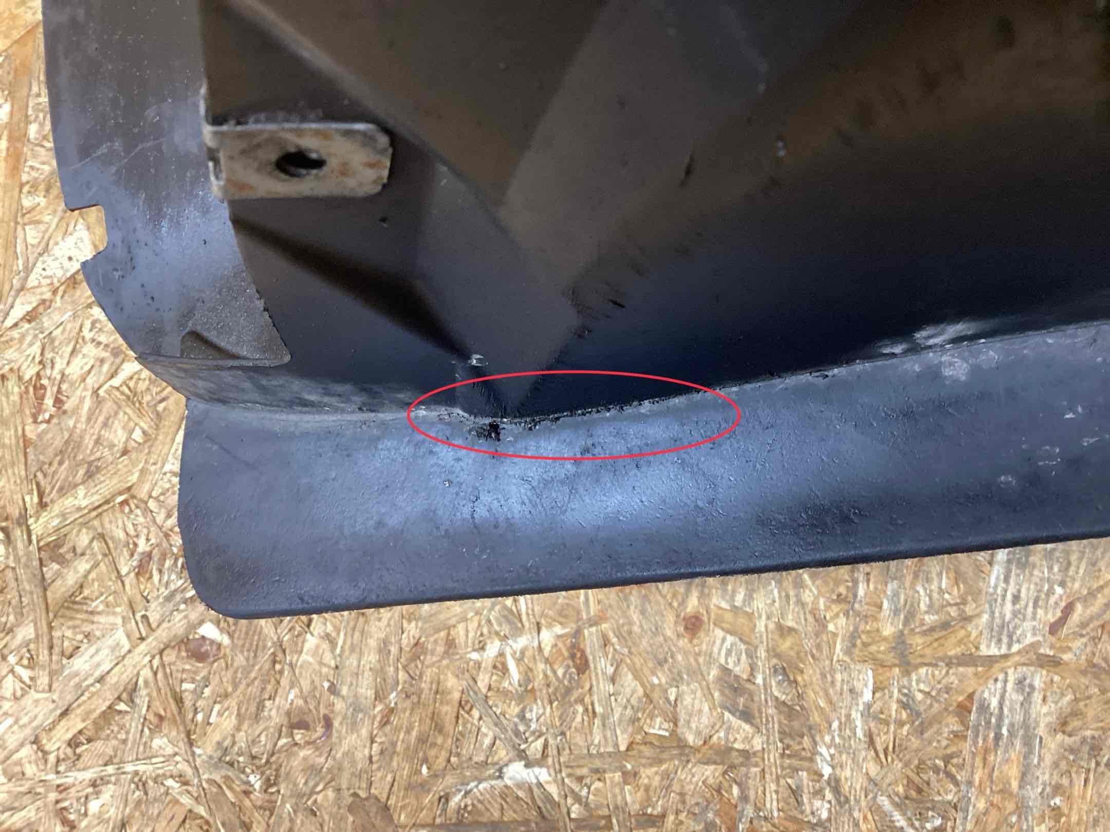 Защита арок передняя правая (подкрылок) Porsche Panamera 181225-105