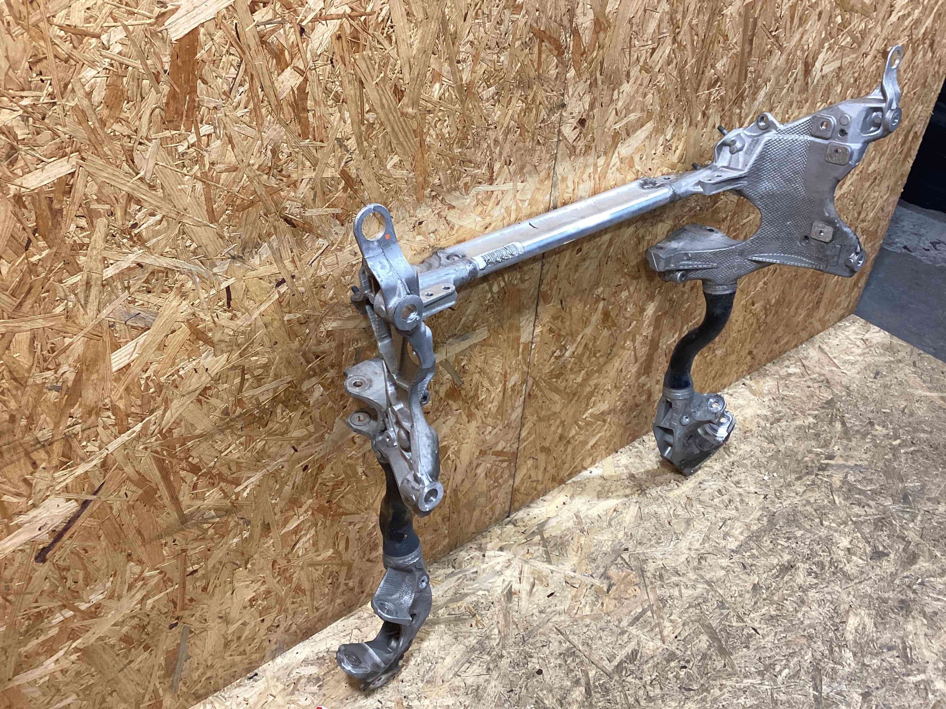 Балка подвески передняя (подрамник) Porsche Macan 181225-107