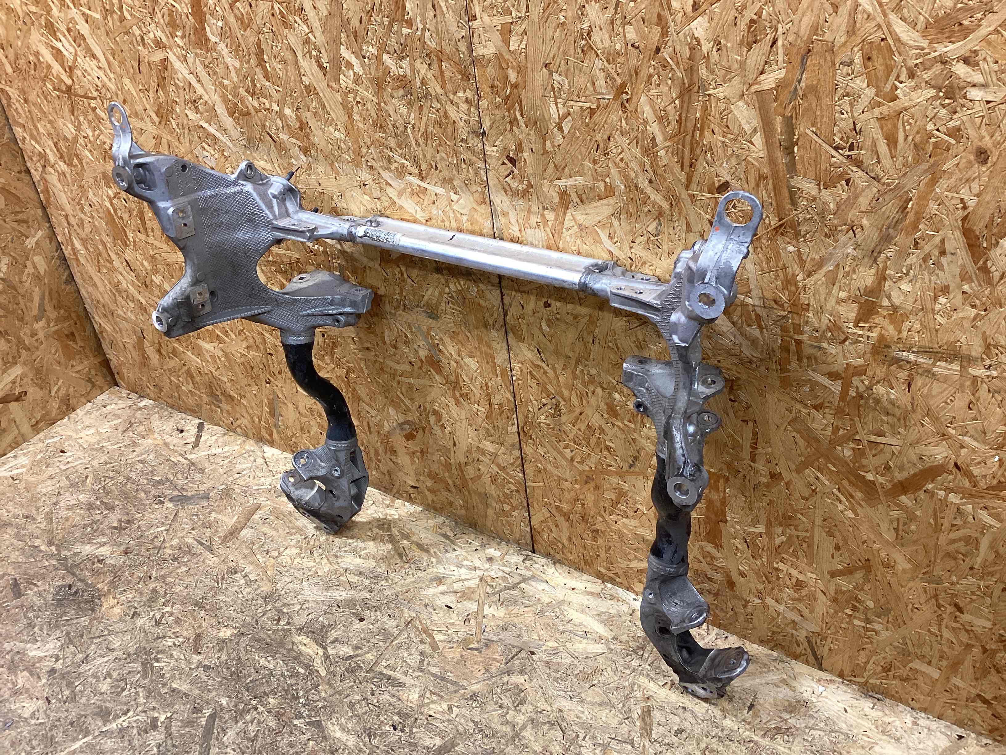 Балка подвески передняя (подрамник) Porsche Macan 181225-107