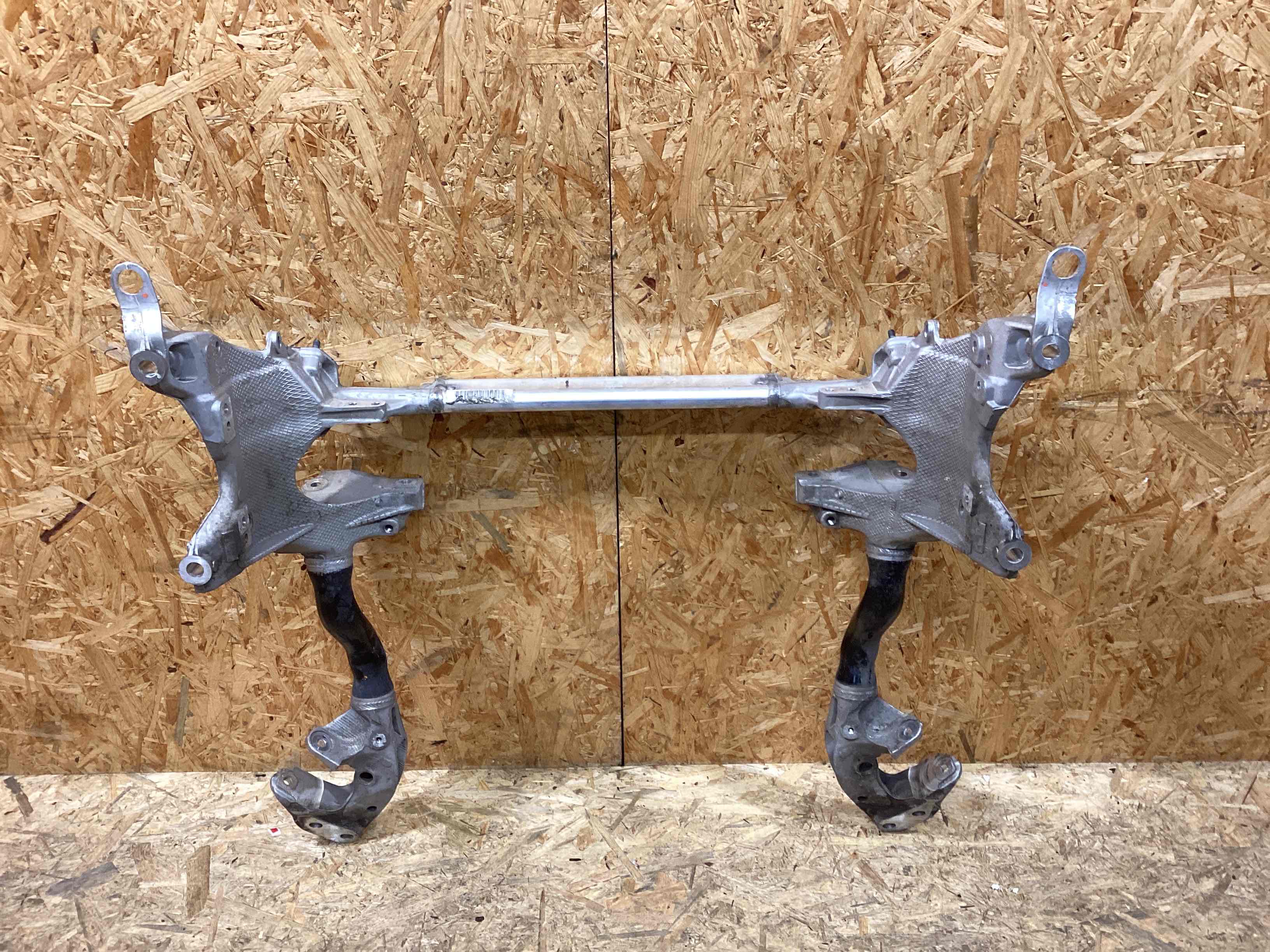 Балка подвески передняя (подрамник) Porsche Macan 181225-107