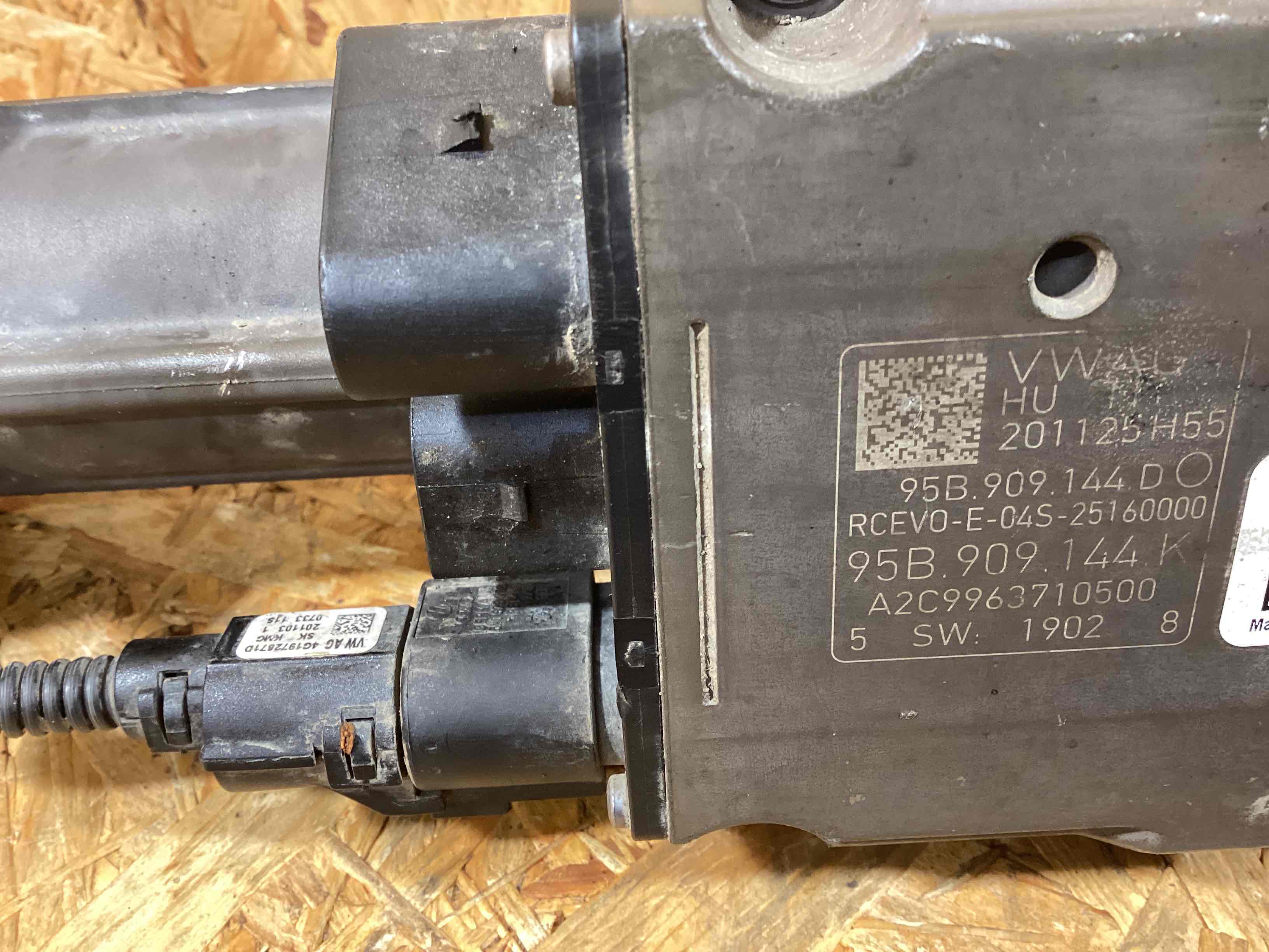 Рейка рулевая Porsche Macan 181225-109