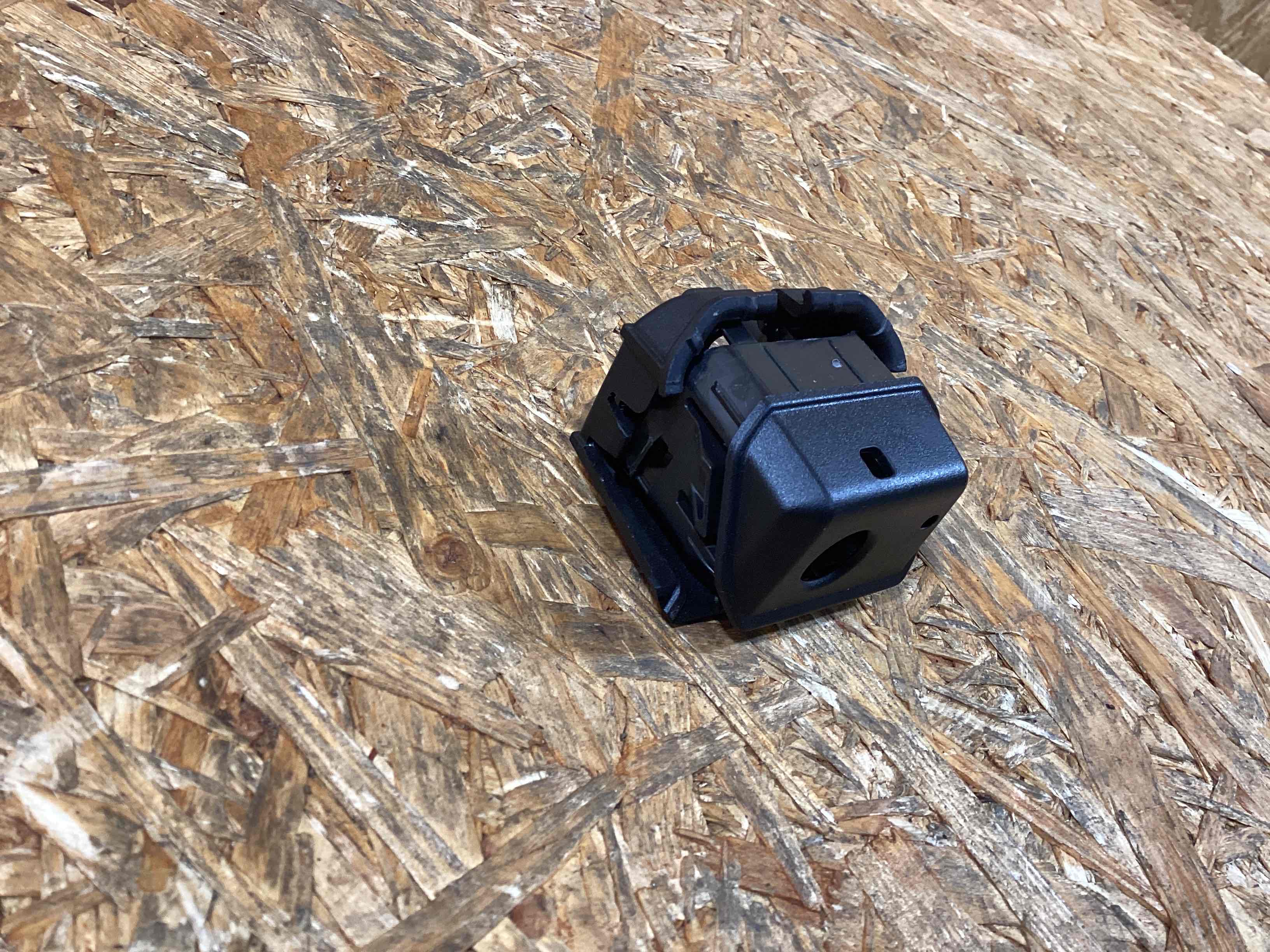 Камера, крепление камеры, корпус Porsche Macan 181225-111