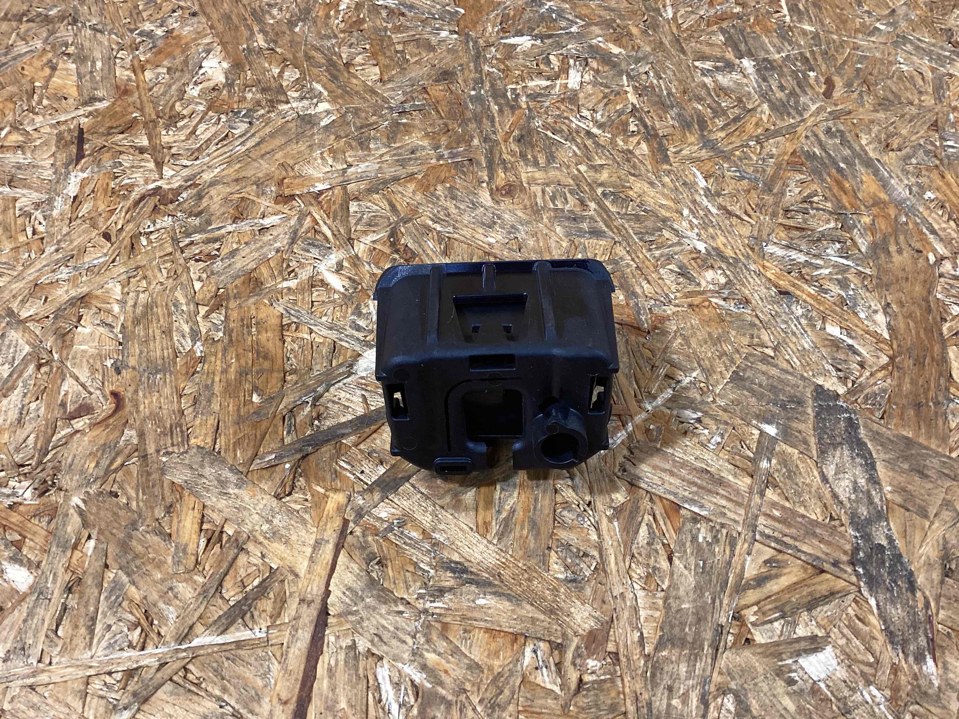 Камера, крепление камеры, корпус Porsche Macan 181225-111