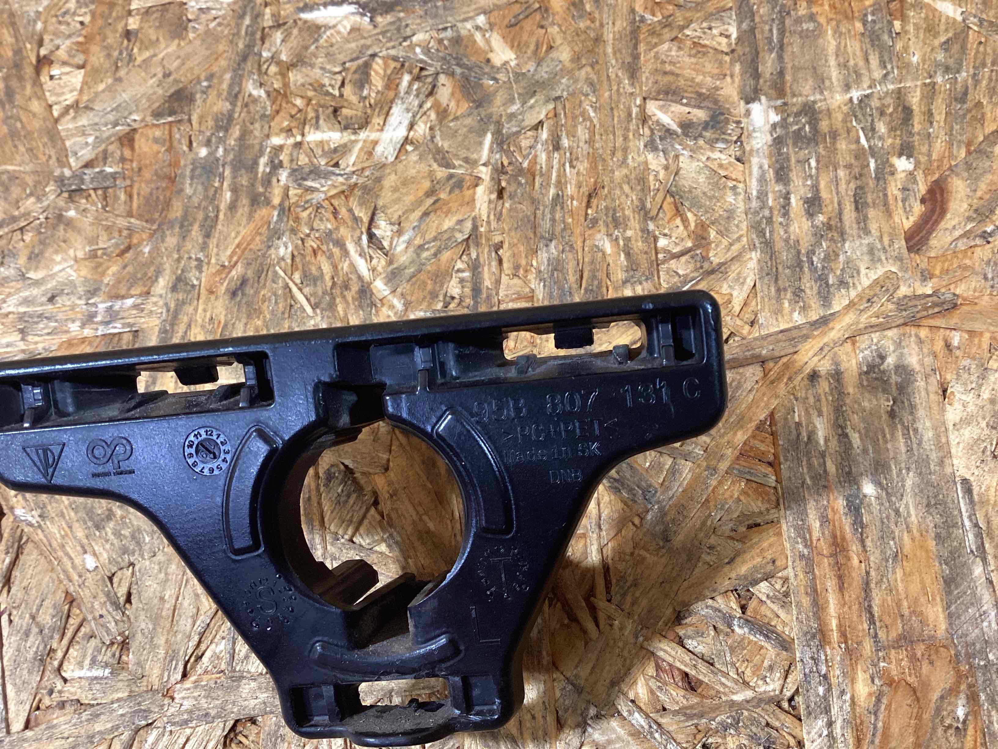 Датчик парктроника, крепление, корпус Porsche Macan 181225-113