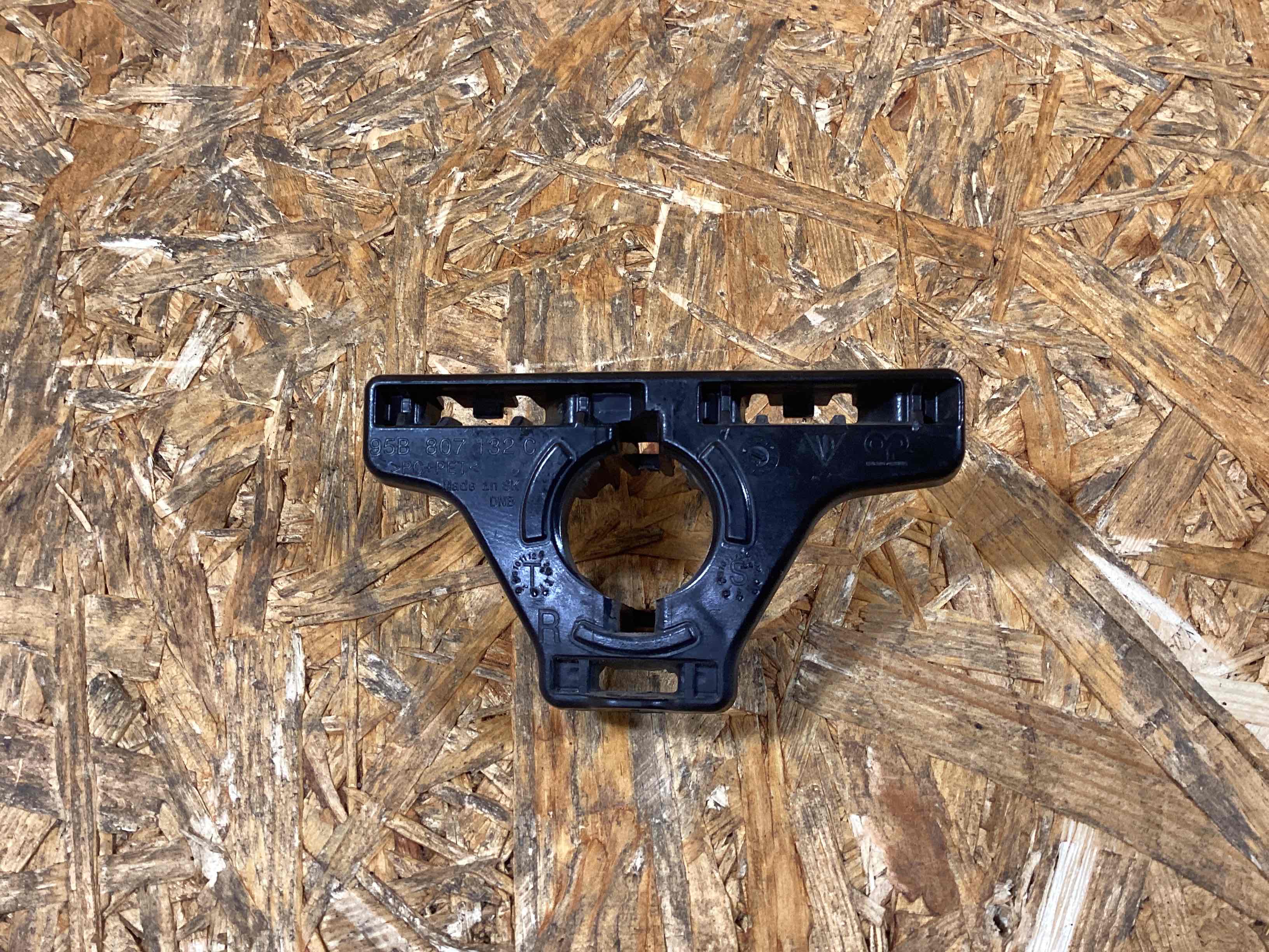 Датчик парктроника, крепление, корпус Porsche Macan 181225-114