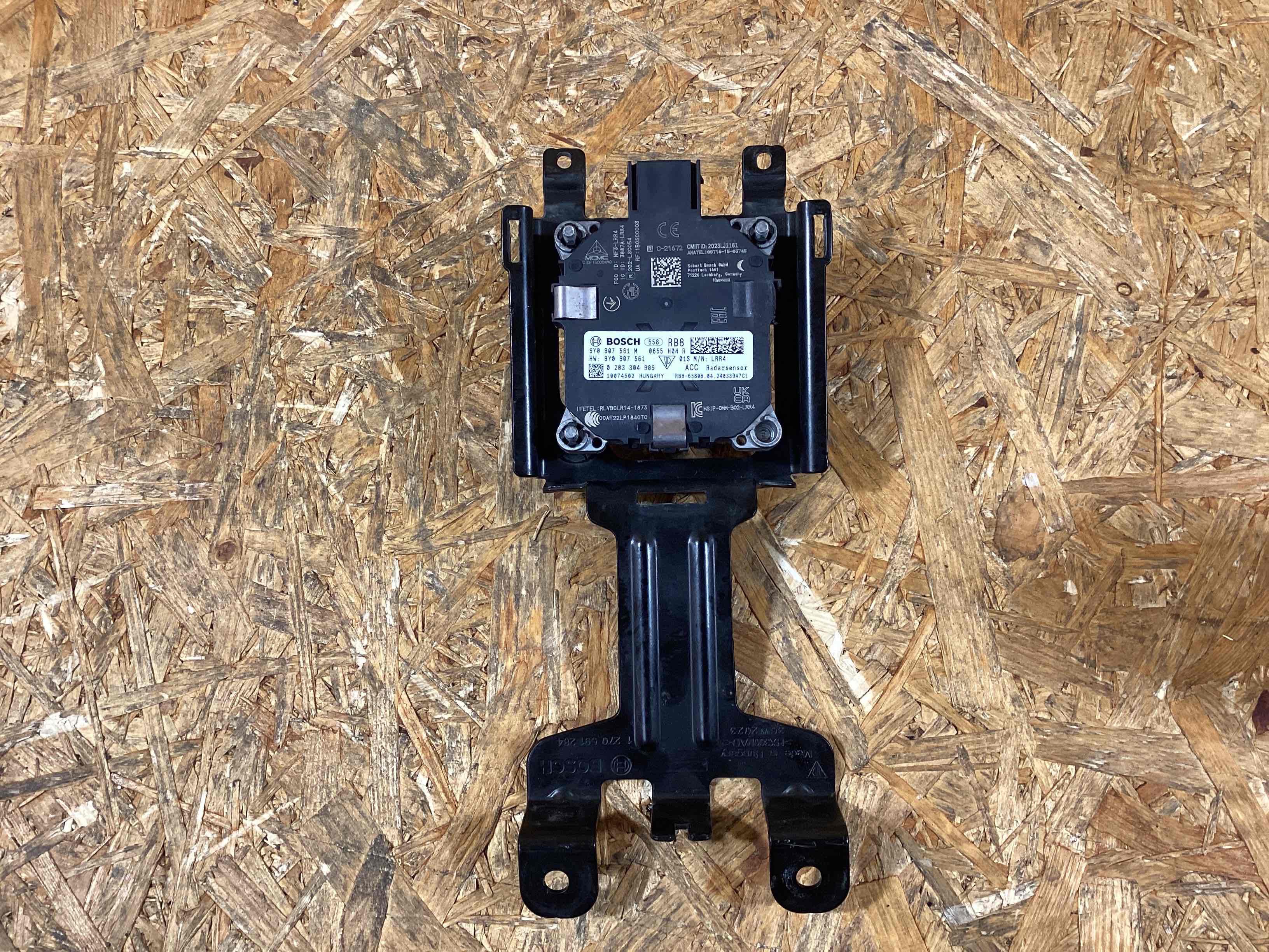 Активный круиз-контроль Porsche Cayenne 181225-116