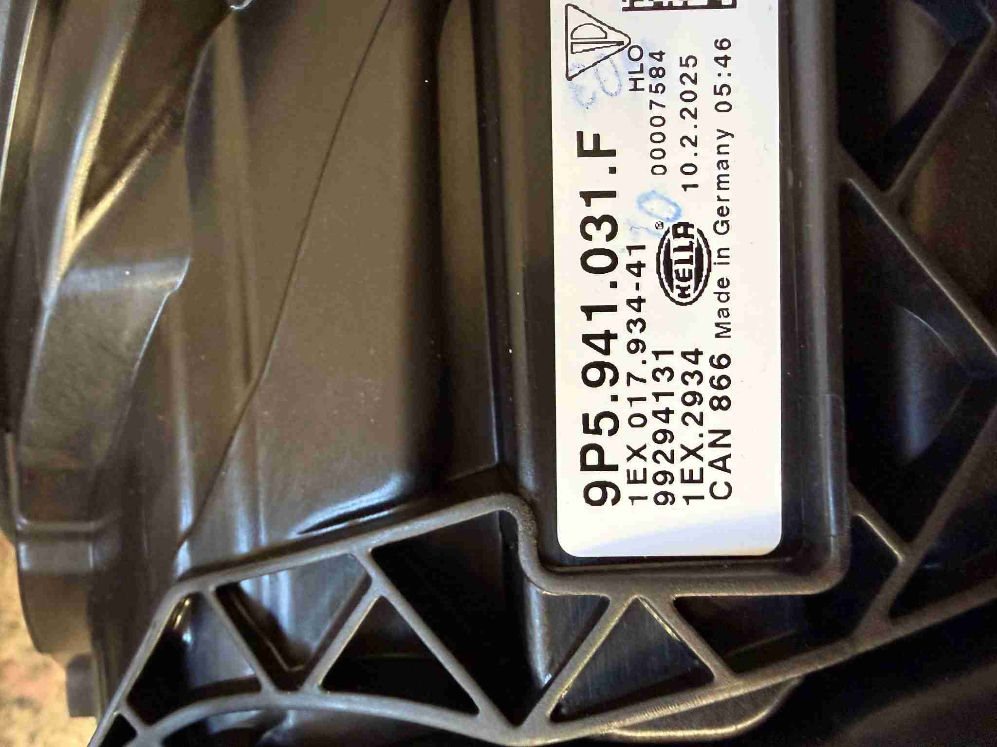 Фара левая Porsche 911 190226-101