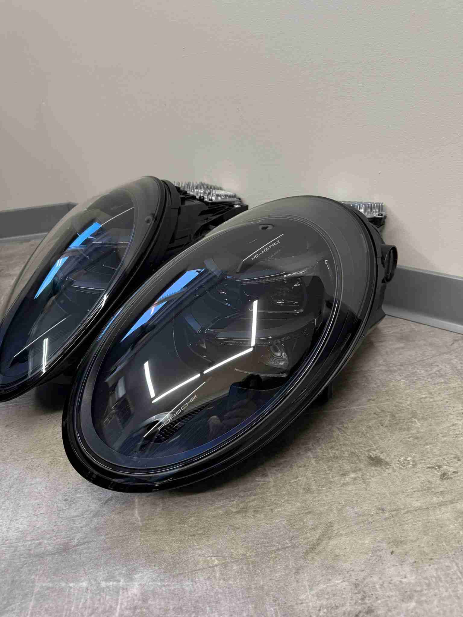 Фара правая Porsche 911 190226-102