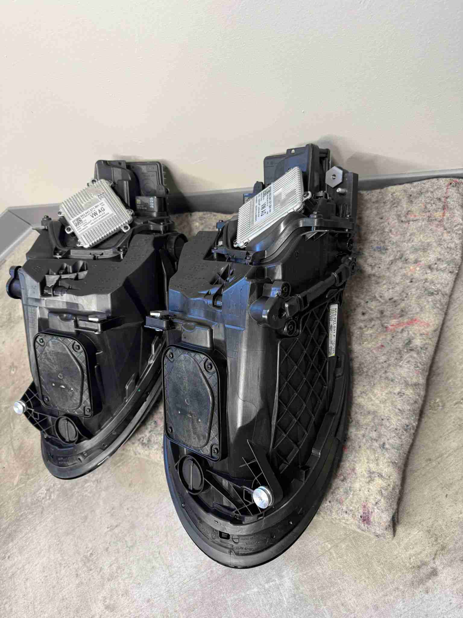 Фара правая Porsche 911 190226-102