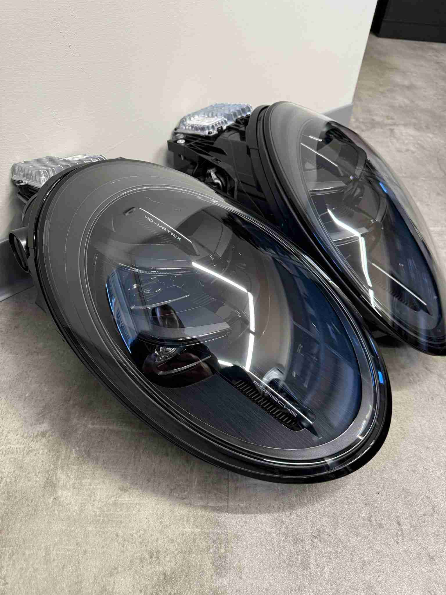 Фара правая Porsche 911 190226-102