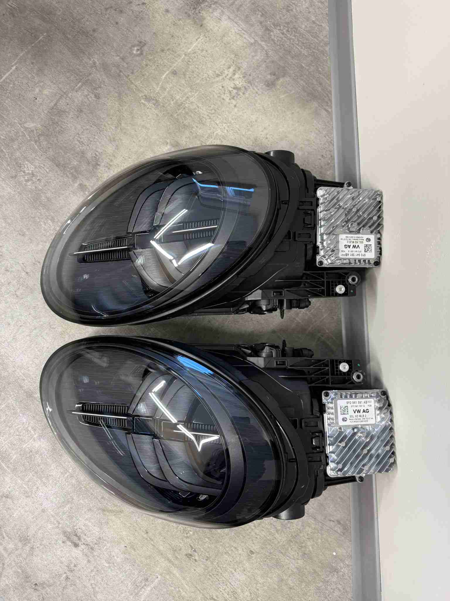 Фара правая Porsche 911 190226-102