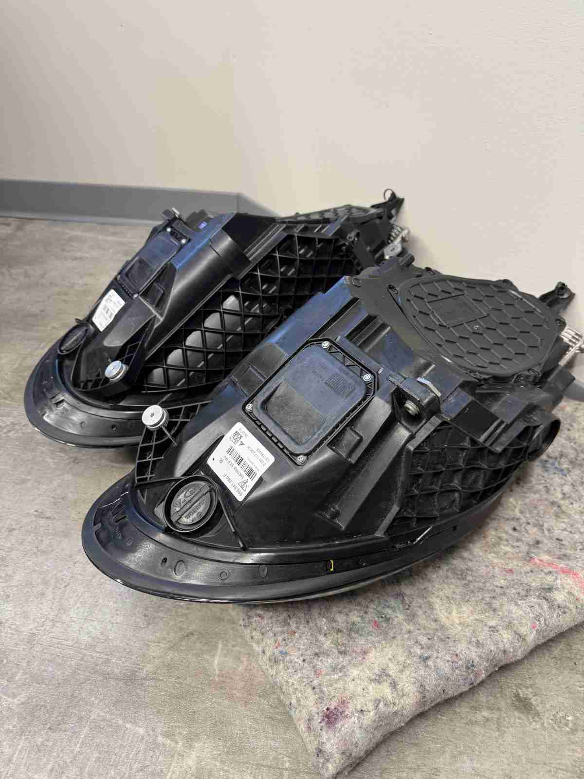 Фара правая Porsche 911 190226-106