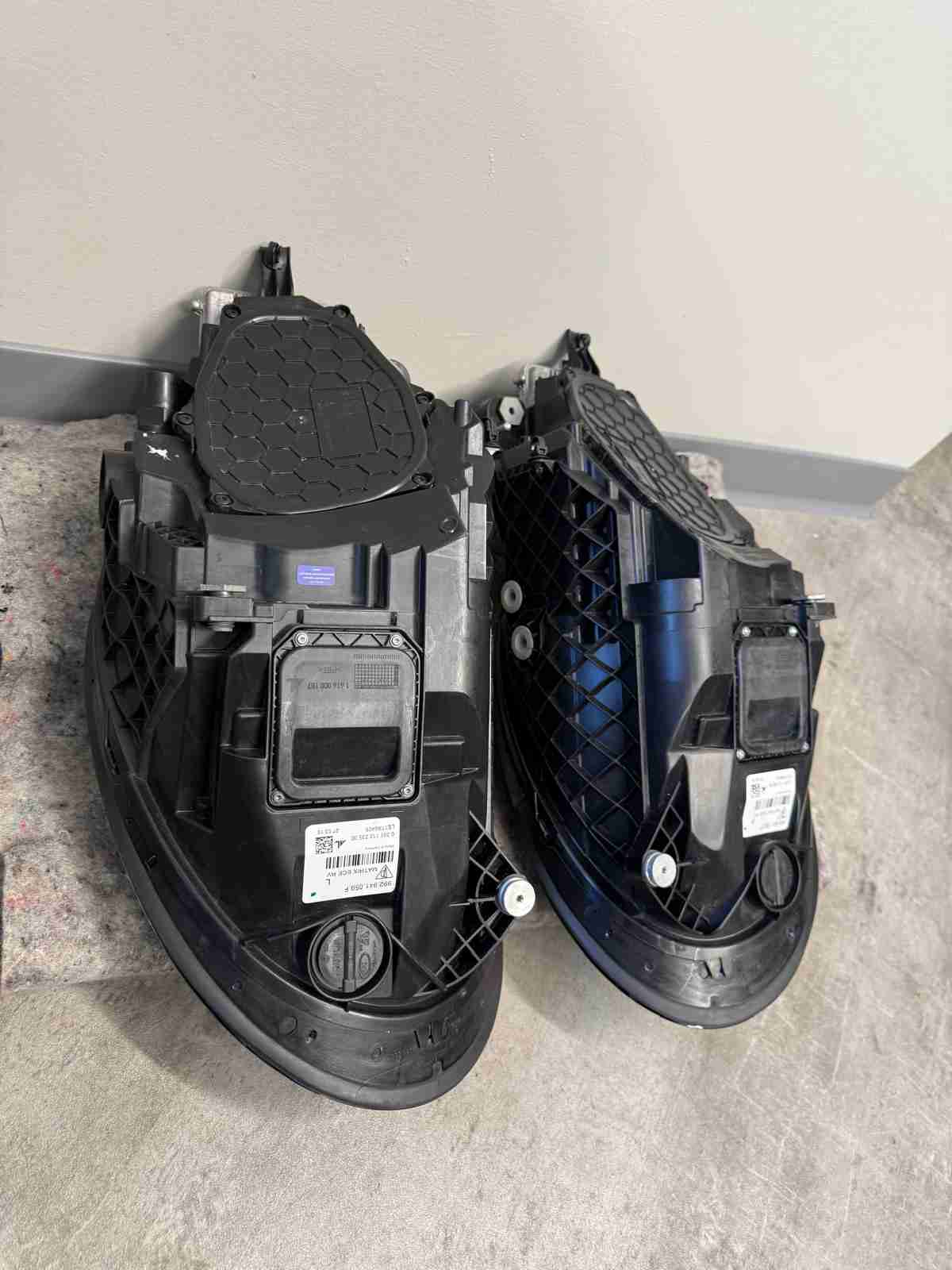 Фара правая Porsche 911 190226-106