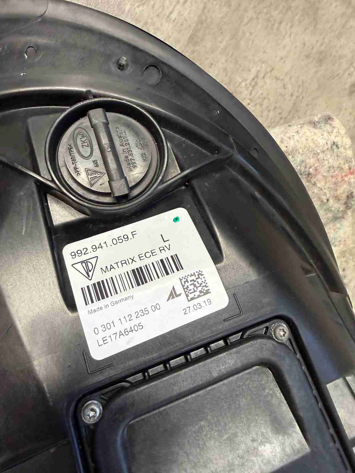 Фара правая Porsche 911 190226-106