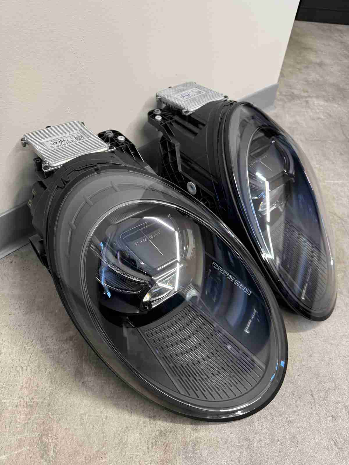 Фара левая Porsche 911 190226-107