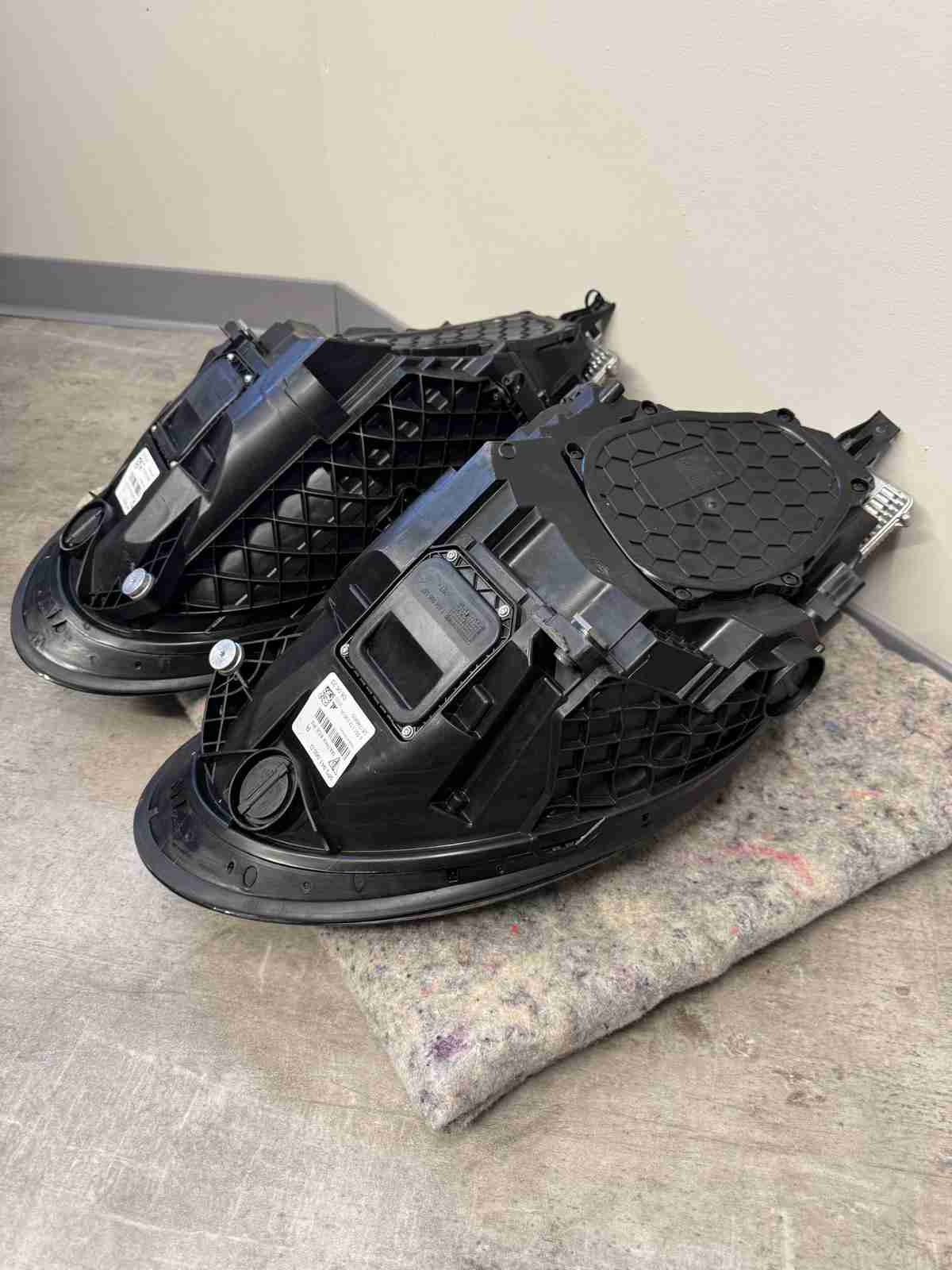 Фара левая Porsche 911 190226-107