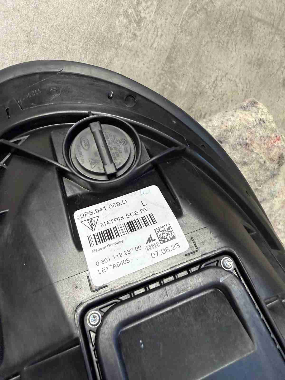 Фара левая Porsche 911 190226-107