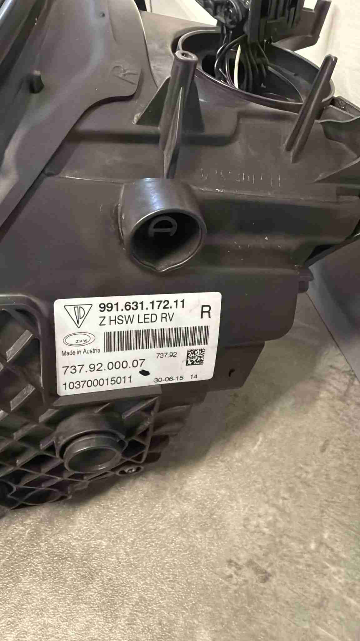 Фара правая Porsche 911 190226-108