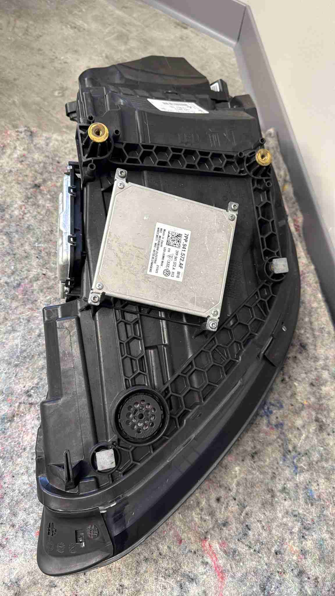 Фара правая Porsche Panamera 190226-110