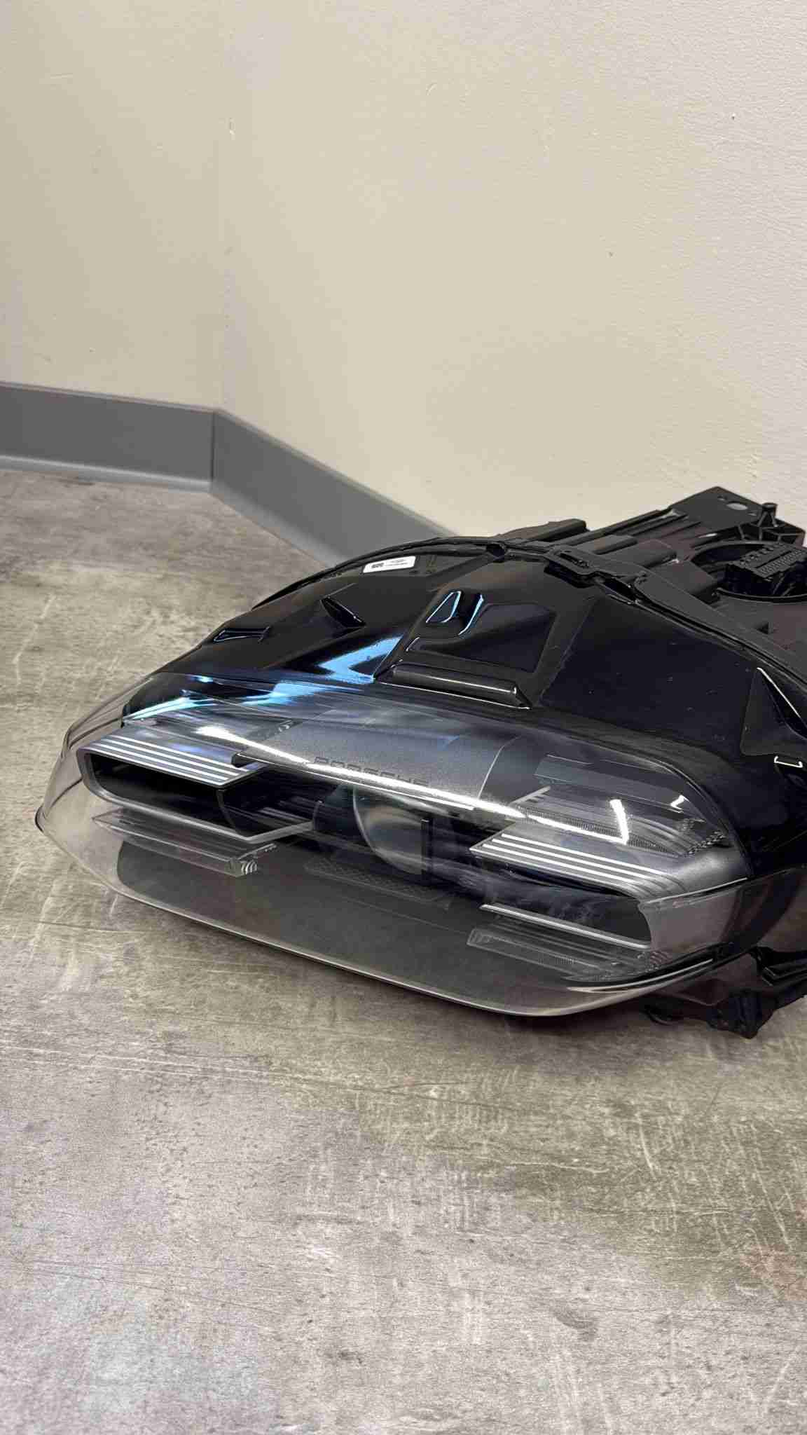 Фара левая Porsche Taycan 190226-111