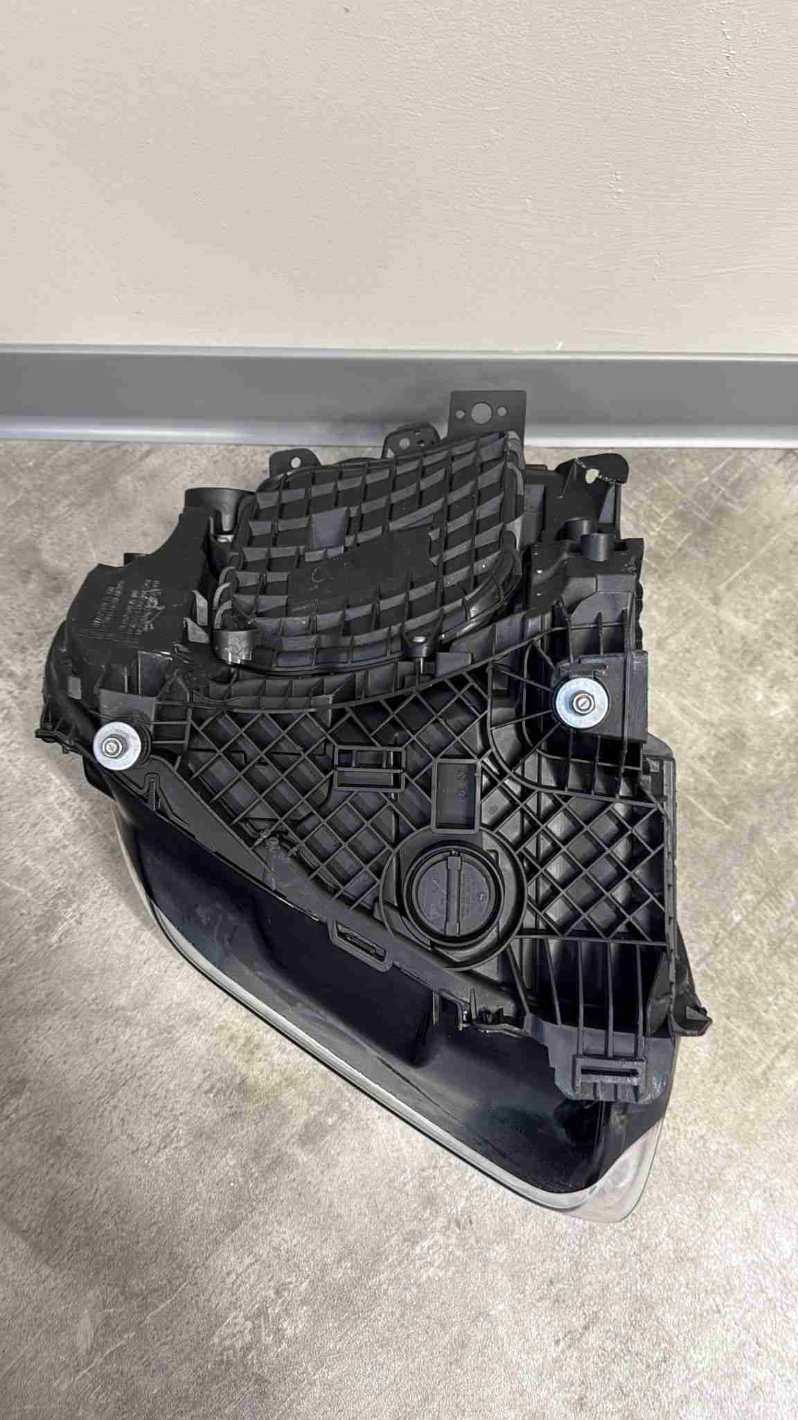 Фара левая Porsche Taycan 190226-111