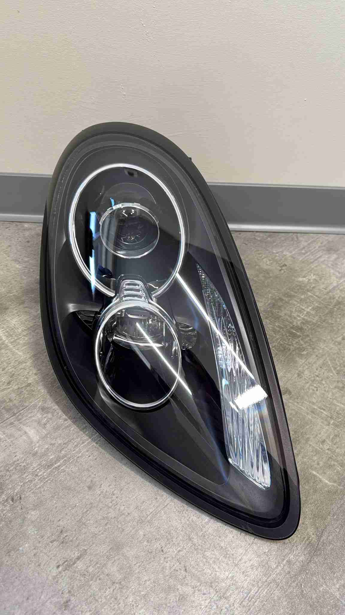 Фара правая Porsche Cayman 190226-113