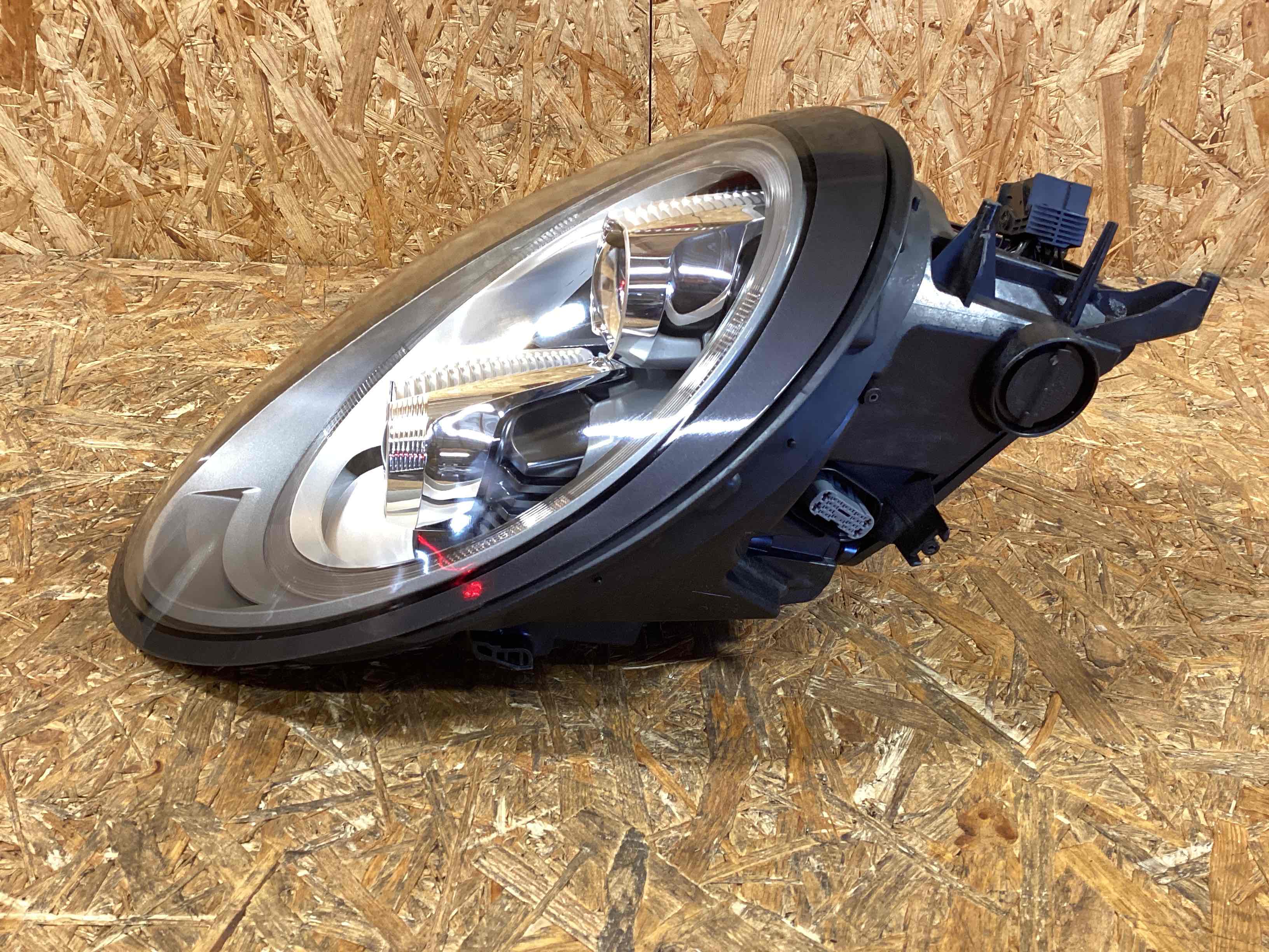 Фара левая Porsche 911 190226-117