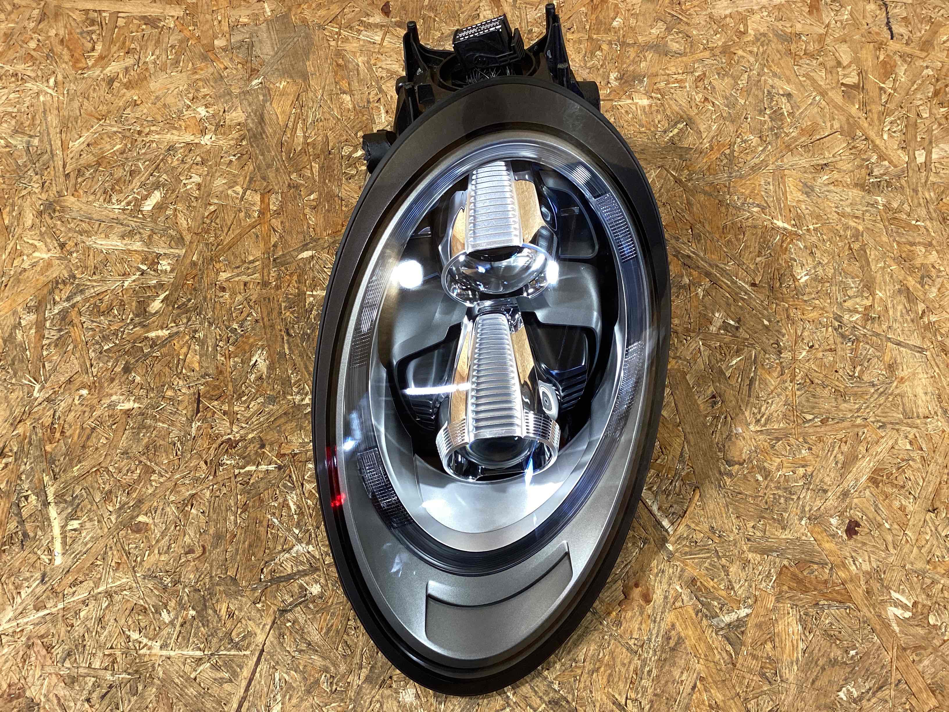 Фара левая Porsche 911 190226-117